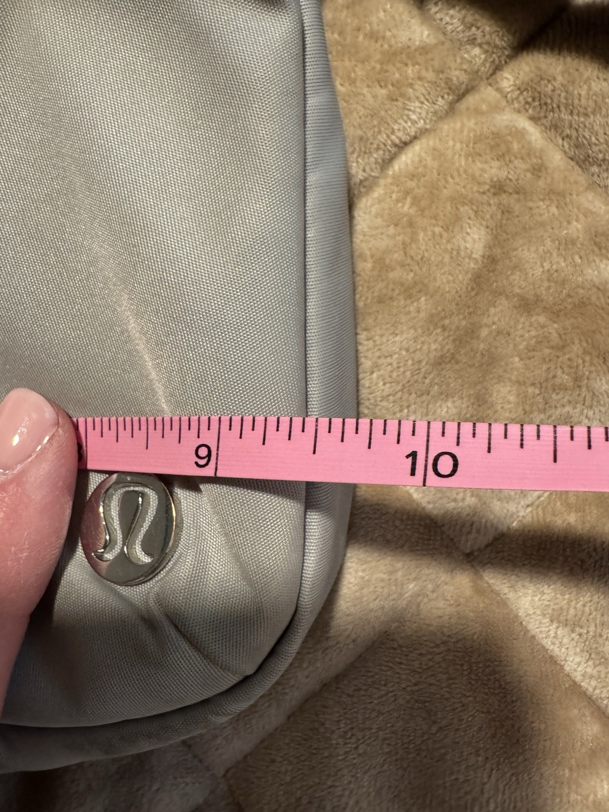 lululemon Gray Crossbody Bag Adjustable Strap Zip Closure Casual Travel