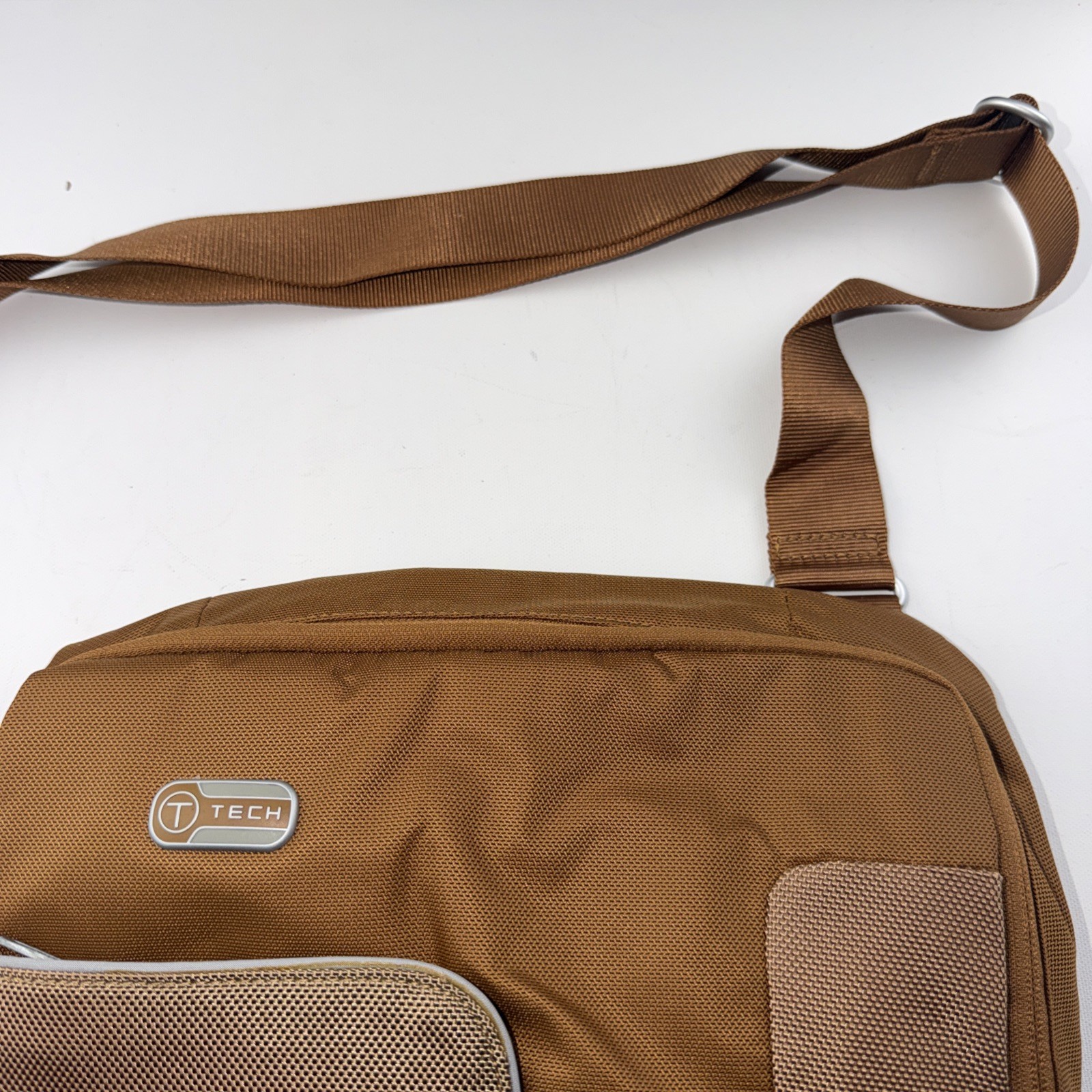 Tumi T-Tech Crossbody Sling Pack Messenger Travel Bag Brown Style 57436RU