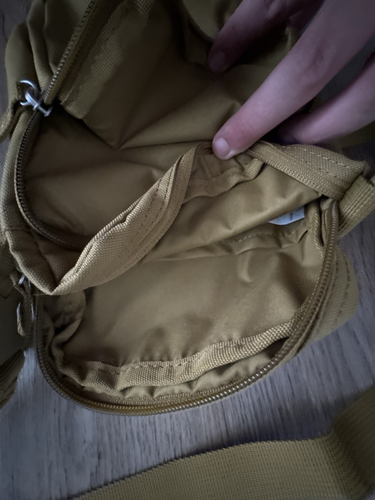 Nike Small Brown Crossbody Shoulder Bag Zip Closure Adjustable Strap Pockets