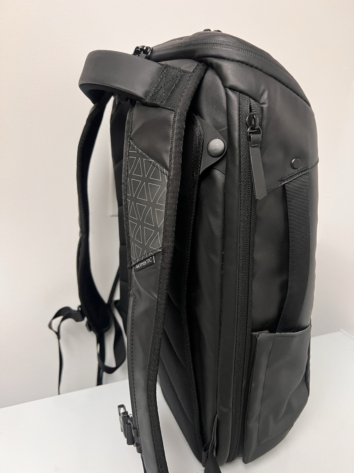 Nomatic Travel Pack Backpack 20L Tech Techie Carry-On Black Back Pack