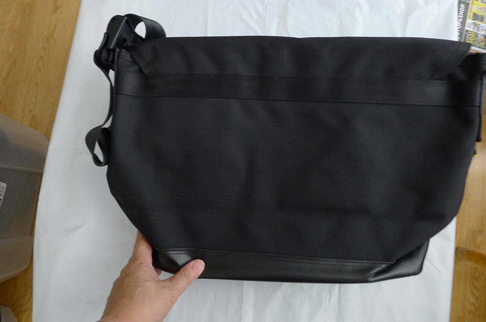 Porter Heat Messenger bag new with tag size Large US seller