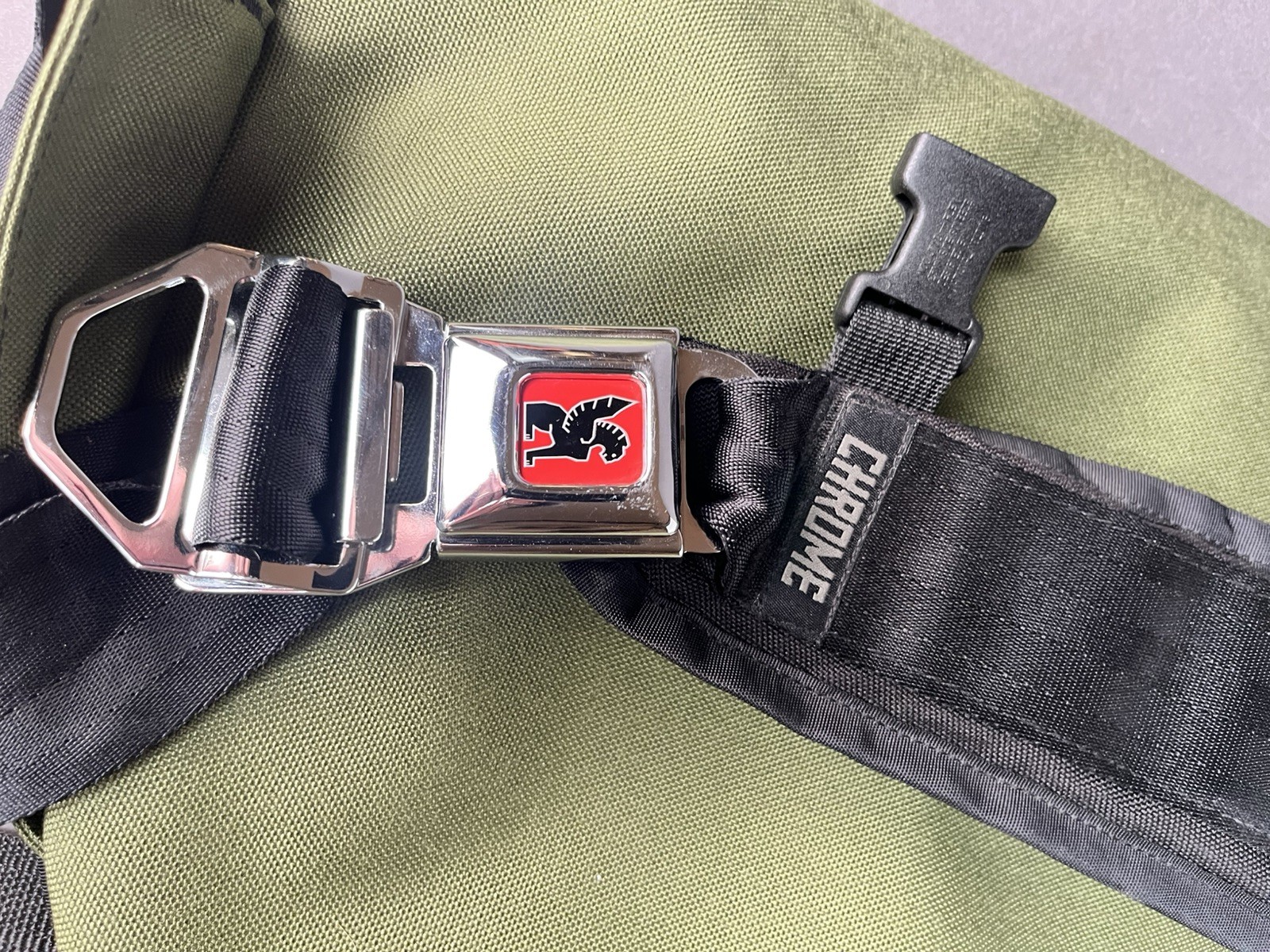 Chrome Industries Messenger Bag Green Mini Metro Seat Belt Flap City 19”x13”x7”