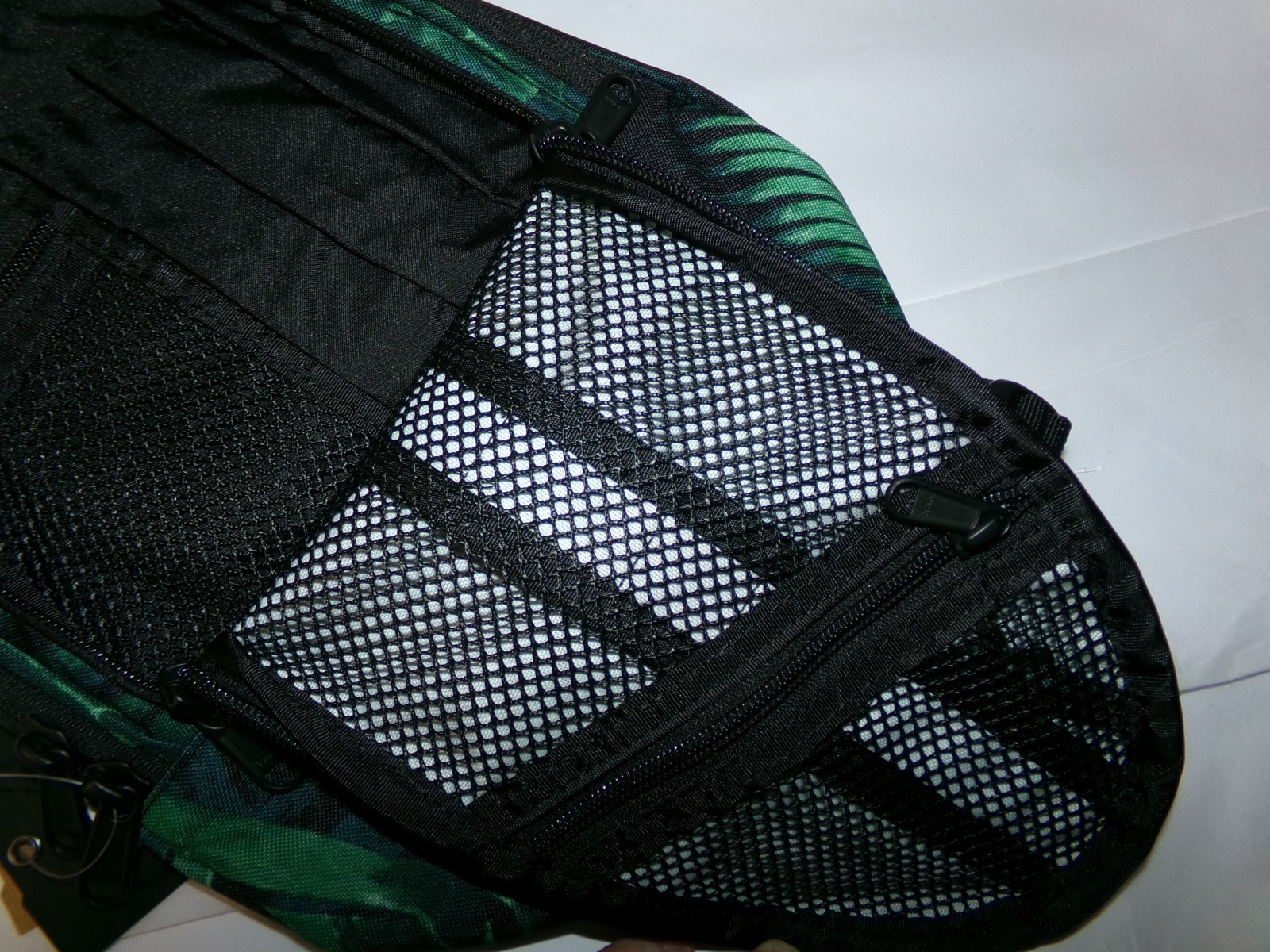 UNISEX DAKINE 6.5L COSMO BACKPACK~GREEN / TROPICAL~NWT