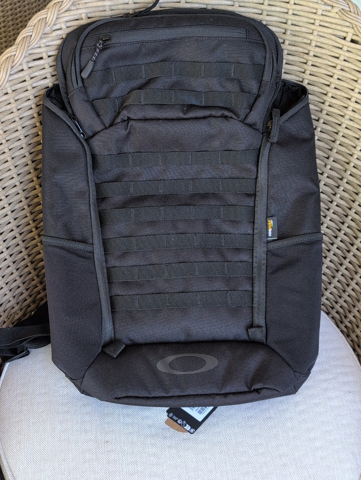 Oakley Urban Path RC 20L Backpack Travel Bag NEW Blackout Cordura Hiking Urban