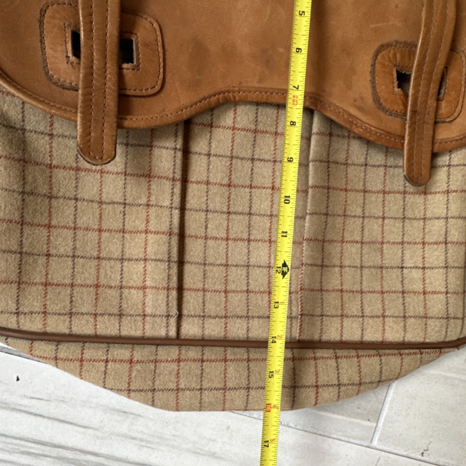Bill Blass Brown Beige Checkered Messenger Bag Inner Outer Pockets Men’s Classic