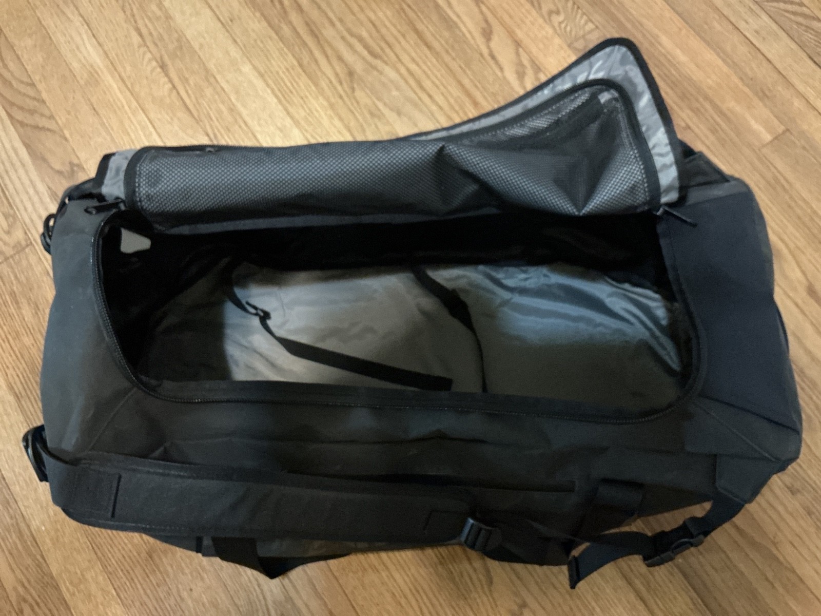 Rocky duffle bag, 28x12x12″, black, same quality as north face duffle bag