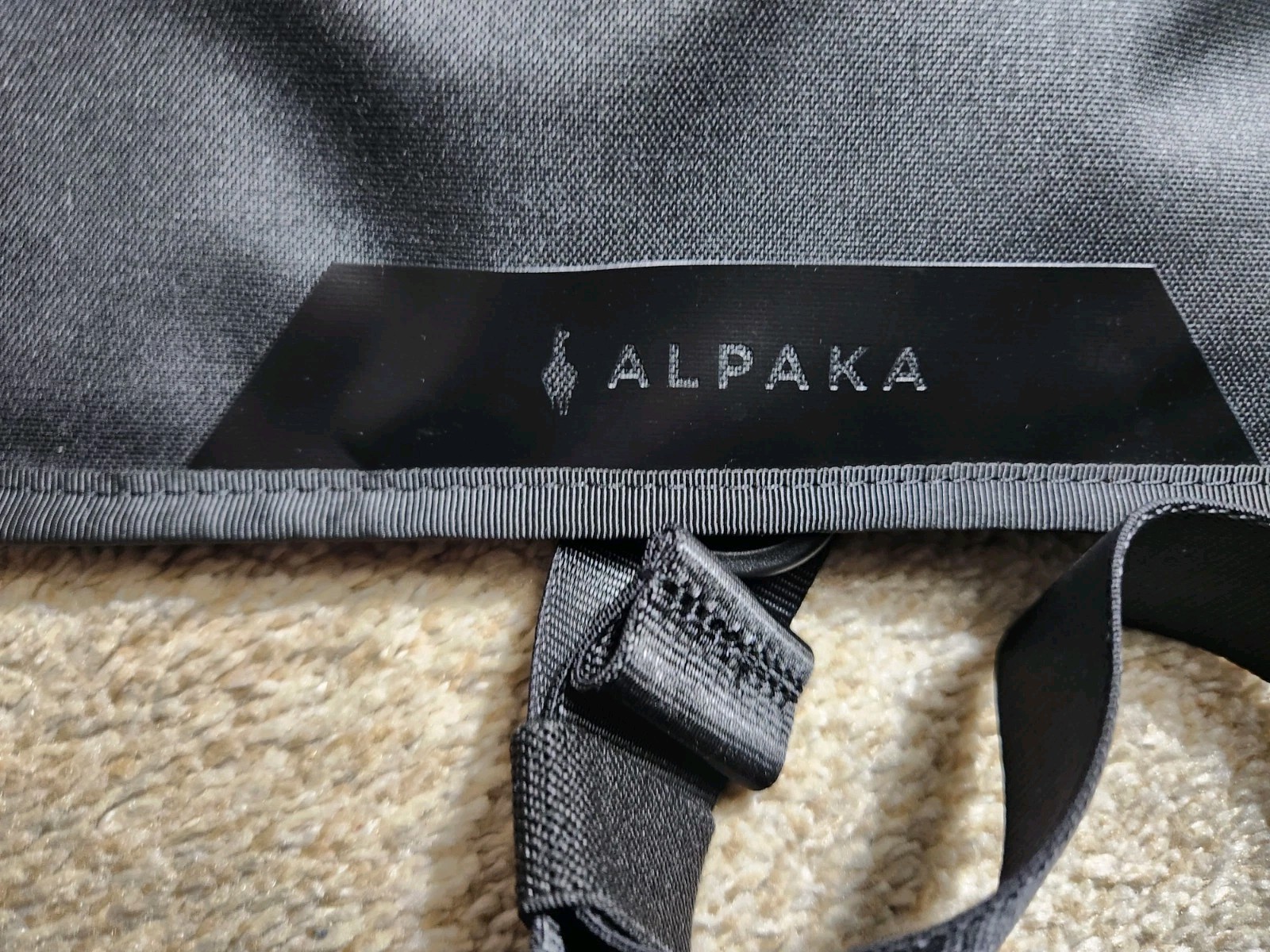 NWT Alpaka Bravo Sling Mini Waterproof