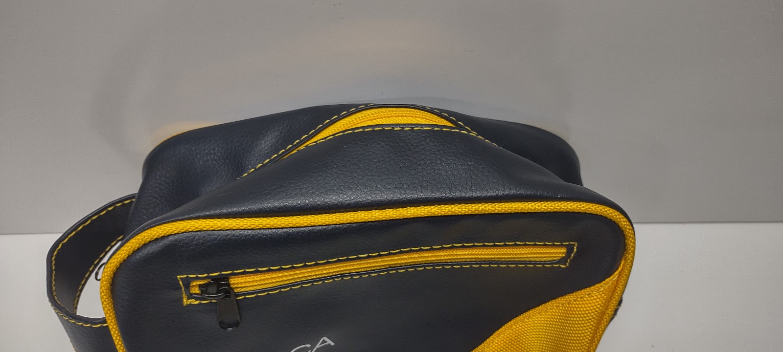 Nautica Toiletries Bag Shaving Makeup Grey Blue Yellow Great Condition!