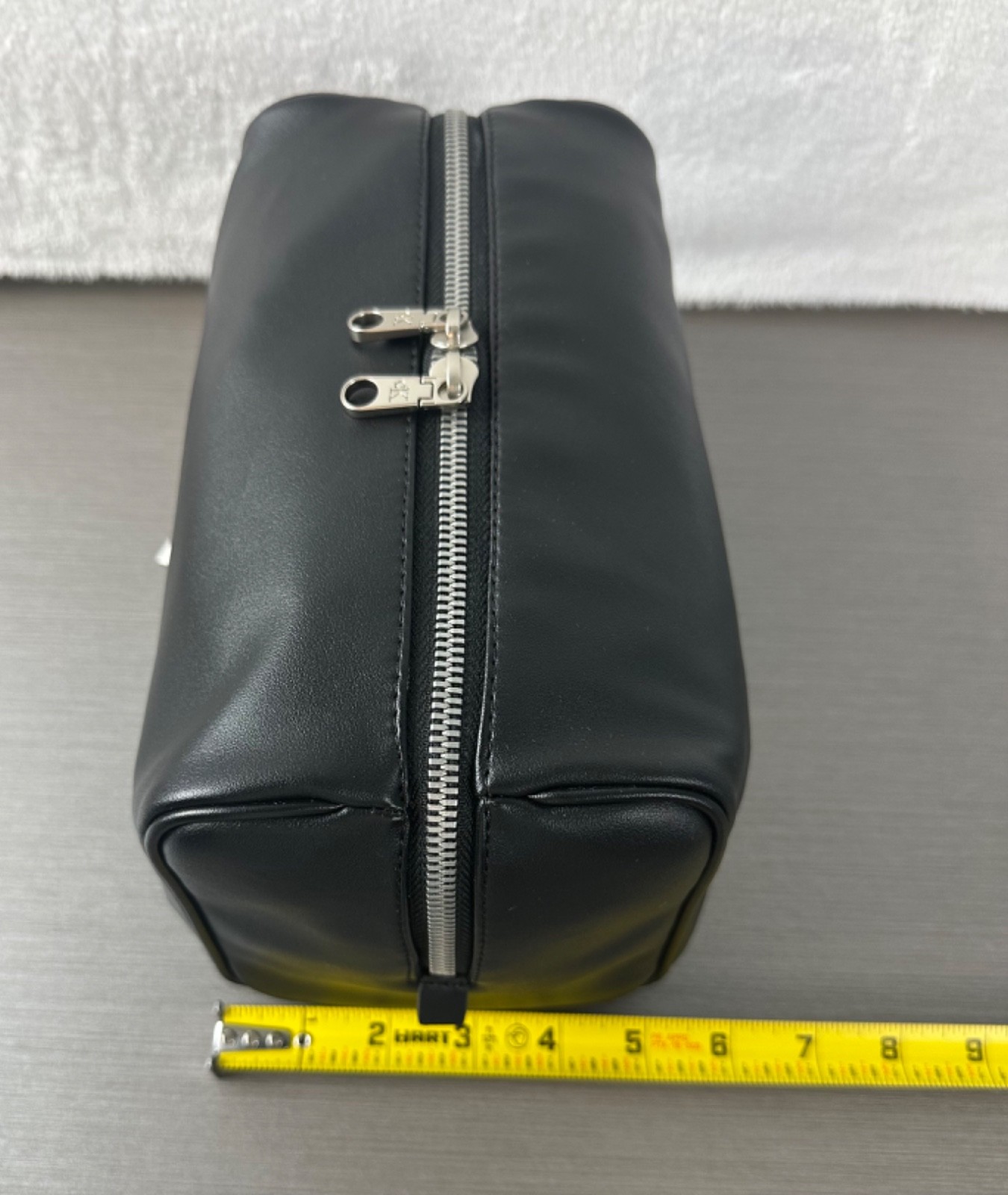 Calvin Klein Jeans Men’s Black Leather Monogram Logo Travel/ Dopp Kit Bag NWT