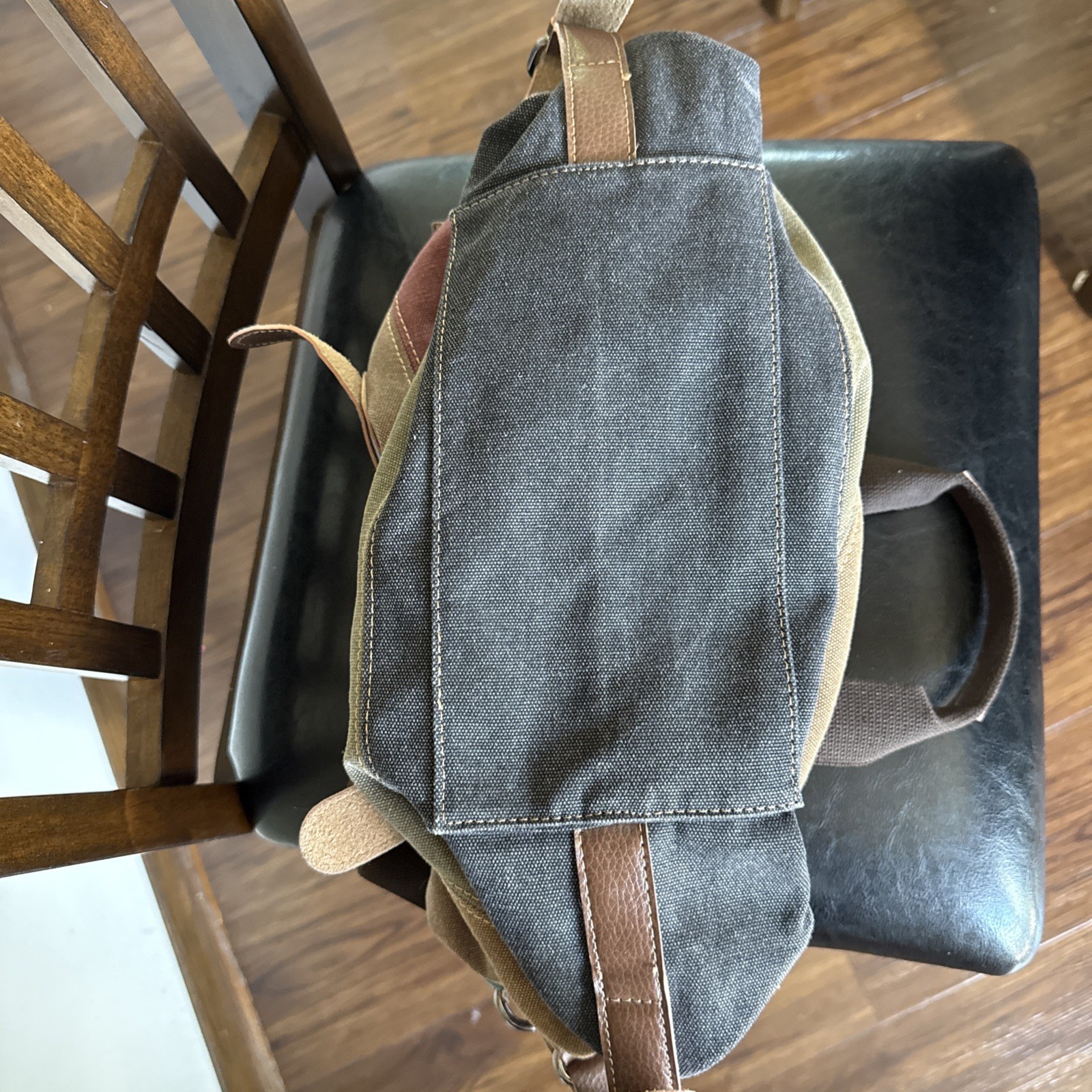 Canvas Natural Material Retro Messenger Tablet Travel Bag Manjianghong Unisex