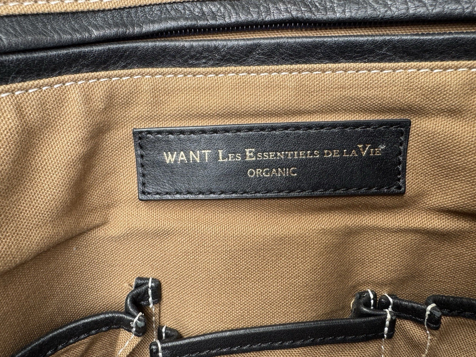 WANT Les Essentiels De La Vie Organic Heathrow Commuter Messenger Bag Black used