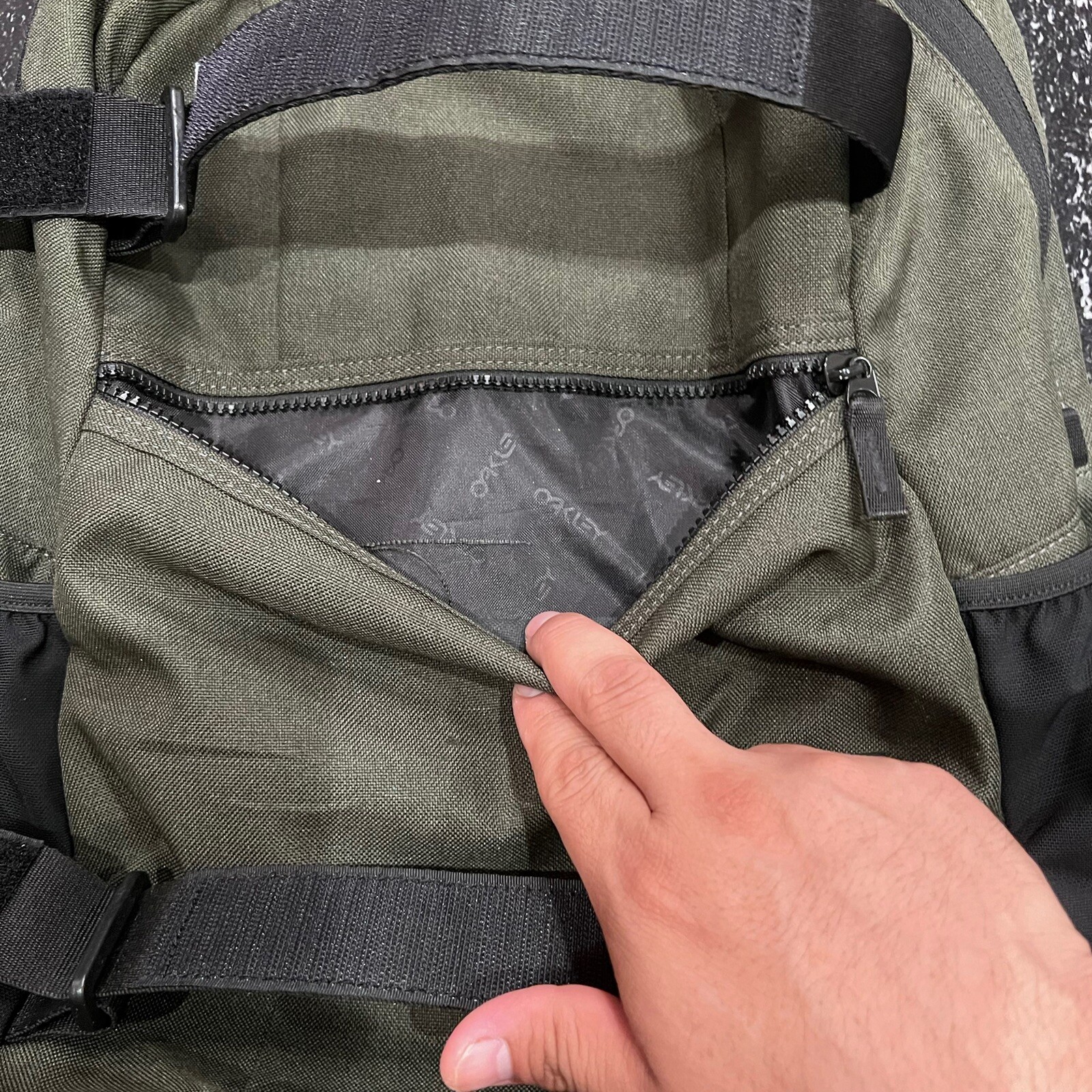 Oakley Transit Sport Backpack Utility Laptop Work Outdoor Water Repellent