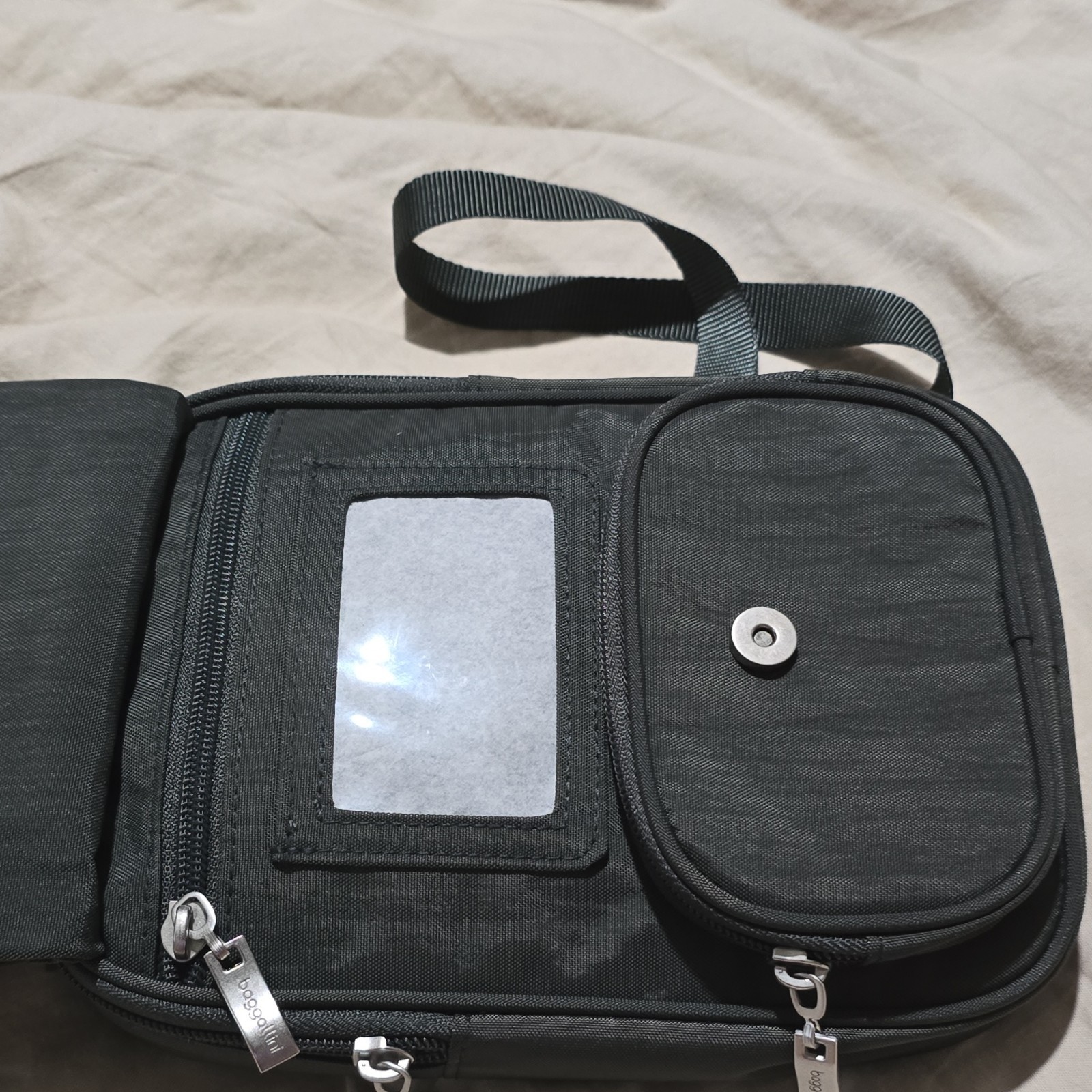 baggallini gray Crossbody Adjustable Strap Multiple Compartments