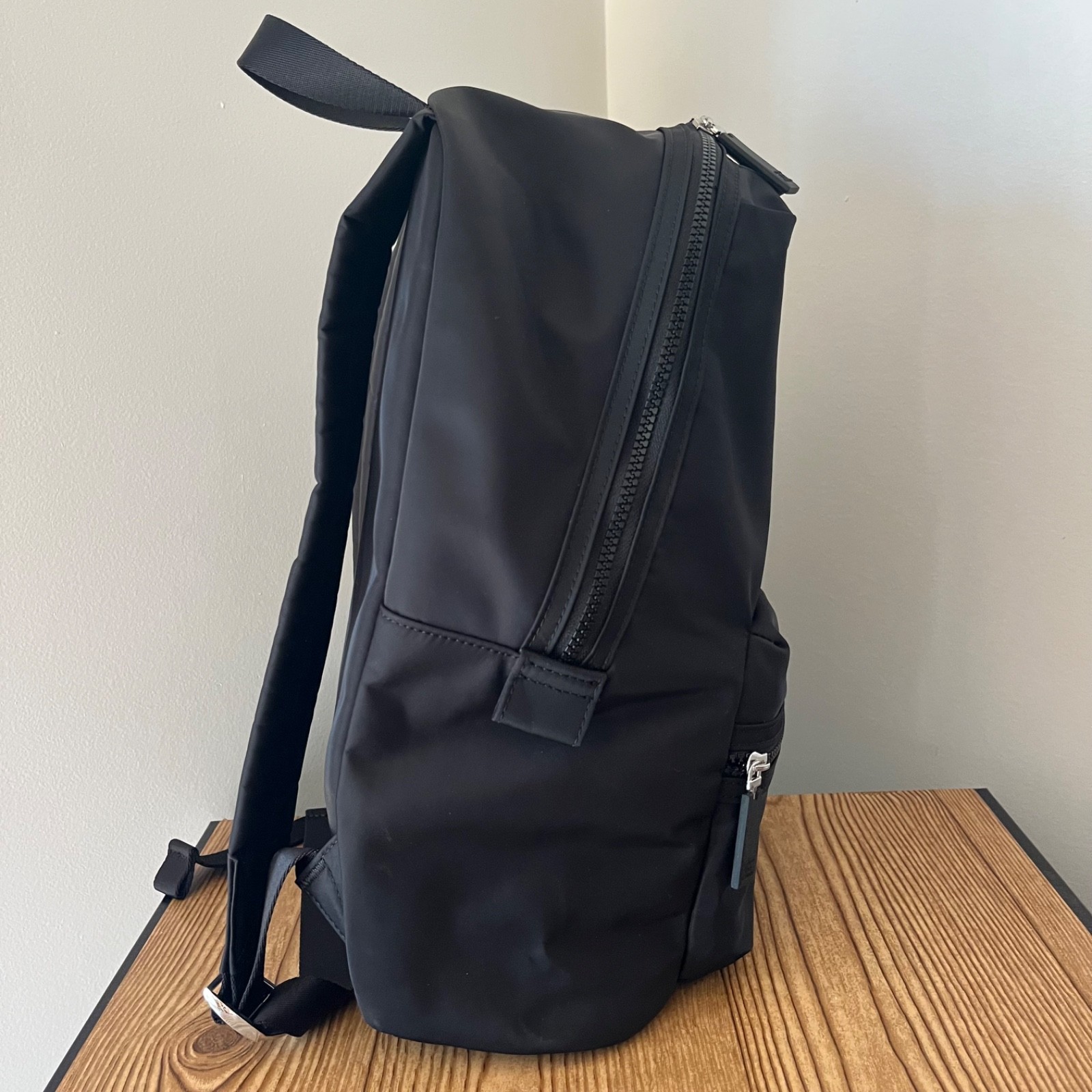 Tommy Hilfiger Nylon Backpack School / Travel Bag Black Unisex Style BW96943309