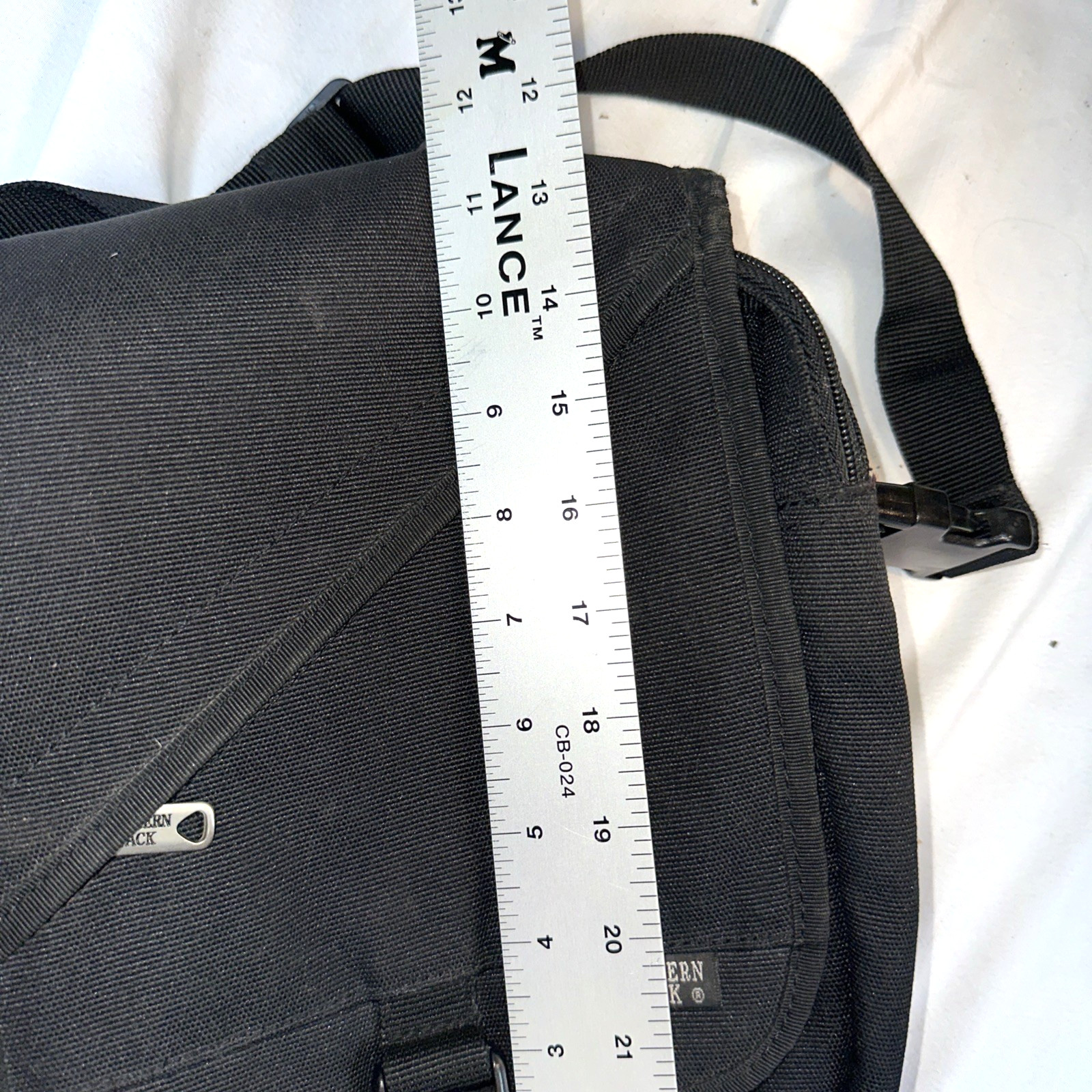 Western Pack Black Crossbody Messenger Bag Adjustable Strap Zip Buckle Pockets