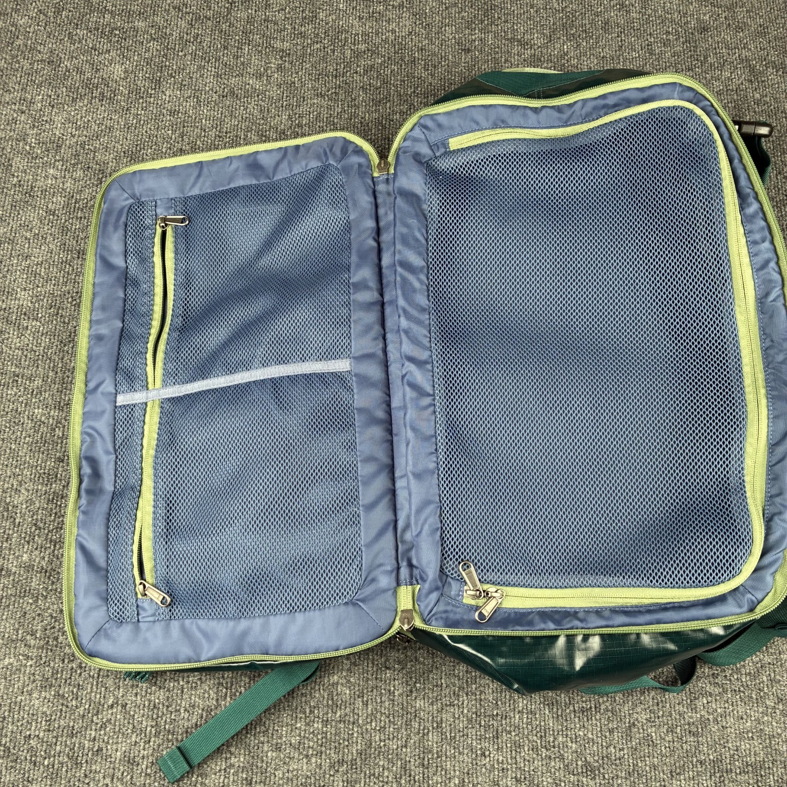Patagonia Black Hole Mini MLC 26L Green Discontinued Backpack Luggage Shiny