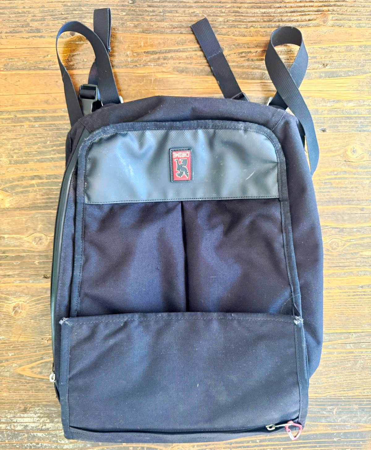 Chrome Large Black Backpack Adjustable Padded Straps Zip Hook & Loop Laptop
