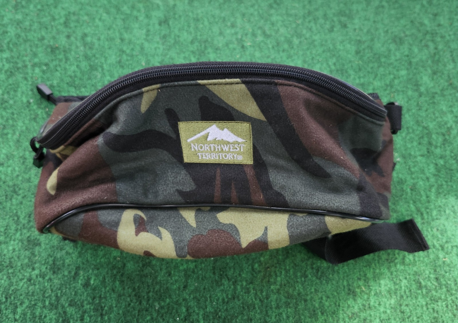 Northwest Territory Fanny Pack Waist Belt Camouflage Green 3 Zipped Compartment