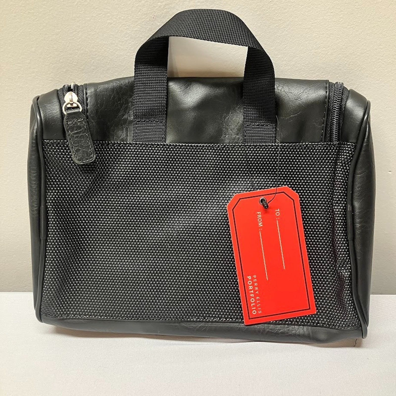 Perry Ellis Portfolio Vintage Black Top Handle Hanging Toiletry Travel Bag NEW