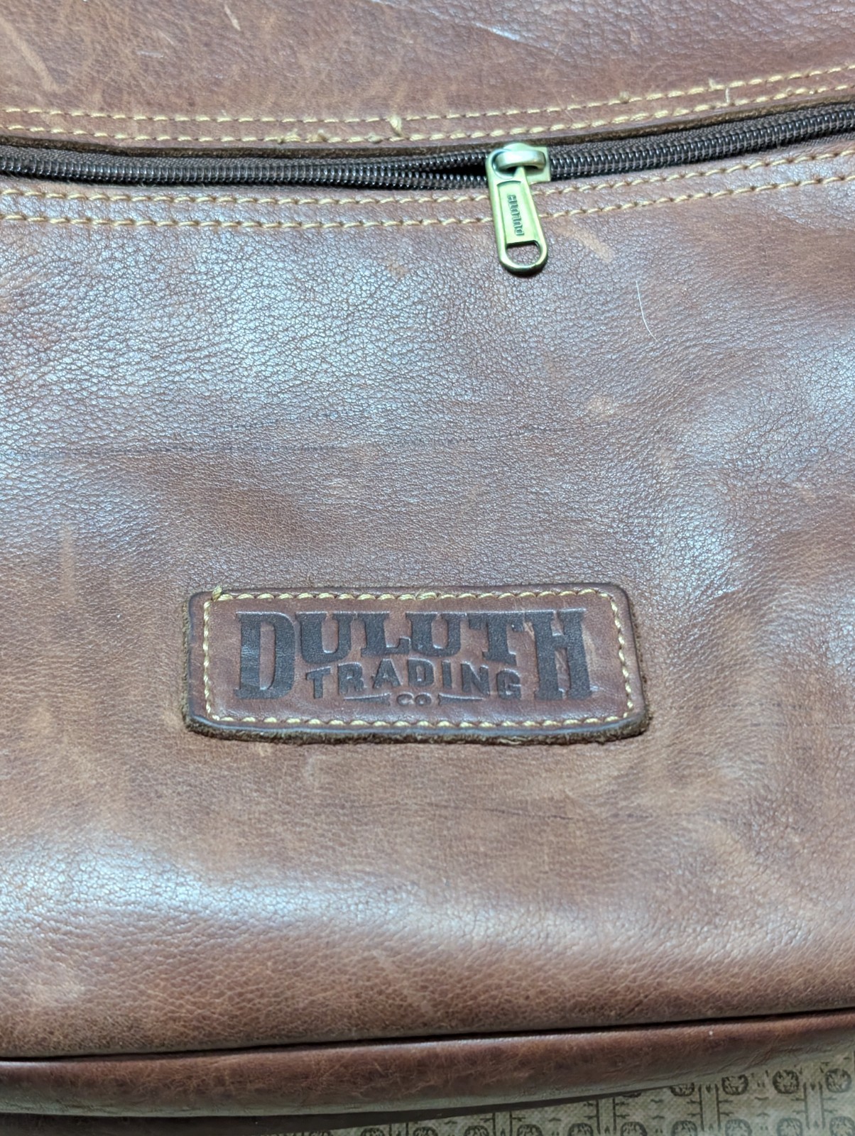 Duluth Trading Co Lifetime Leather Travel Bag 12 inch Crossbody Messenger 97310
