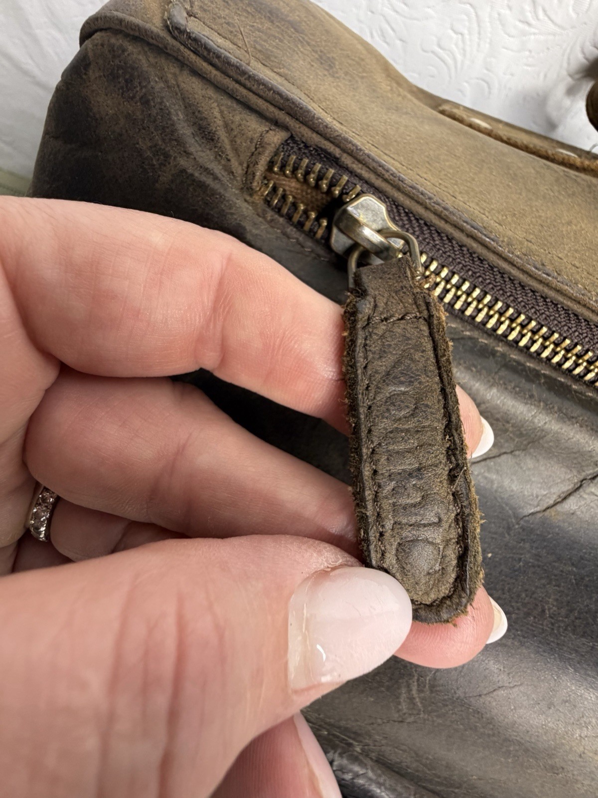Komalc Full Grain Brown Distressed Leather Messenger Bag Computer Organizer