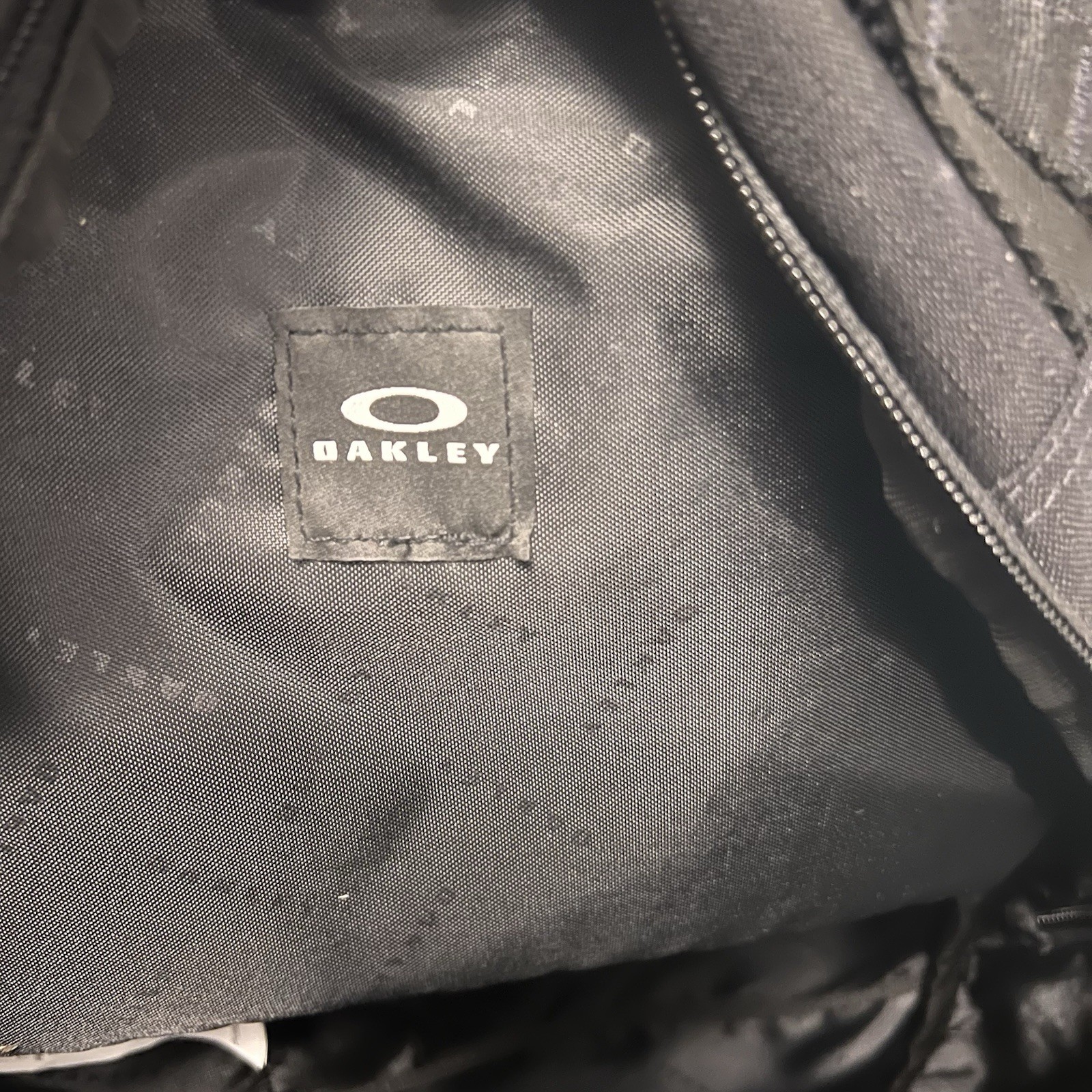 Oakley 23L Utility Backpack Black In Color