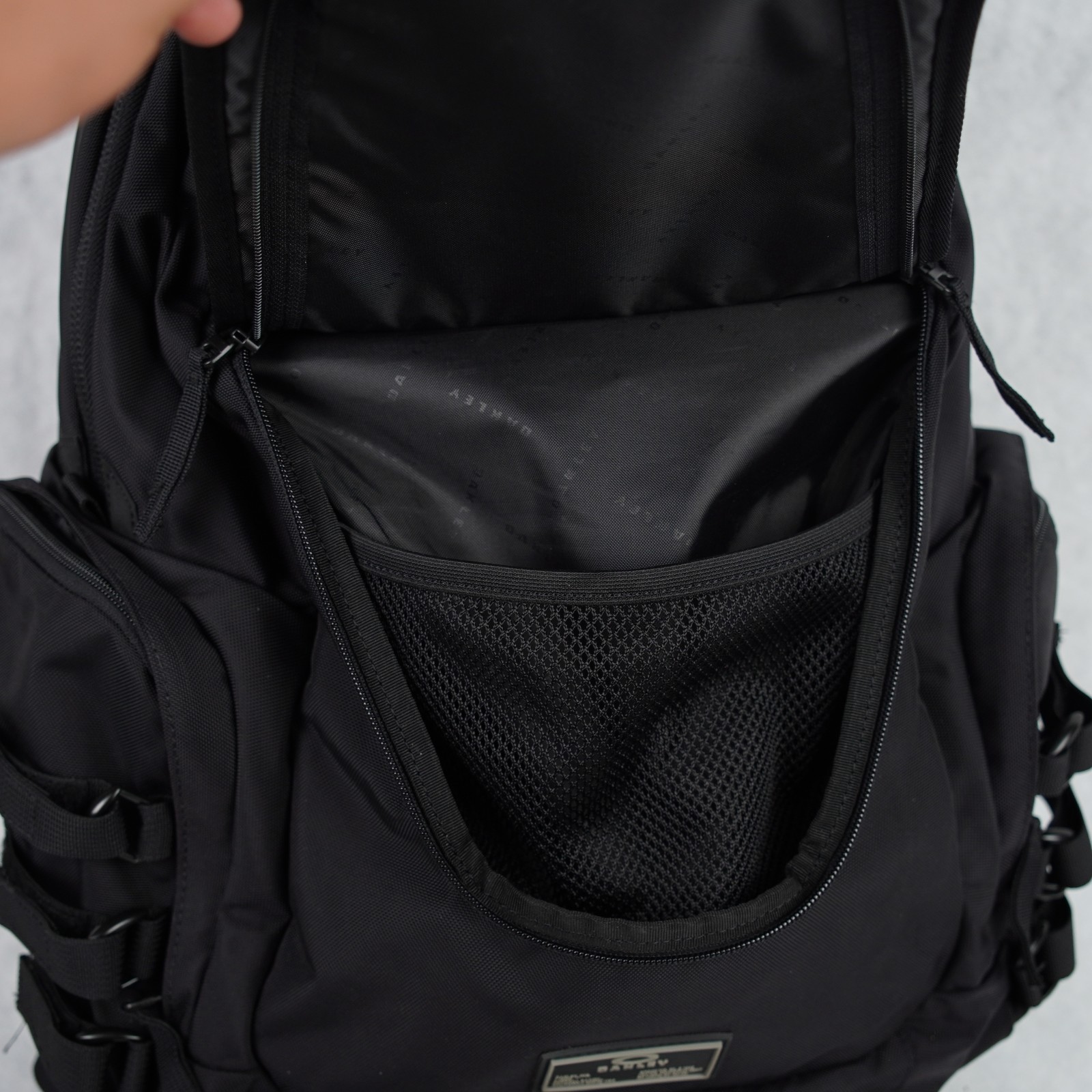 Oakley Icon Backpack Large Gear Bag Laptop Tactical Original 2.0 Black Mint EUC
