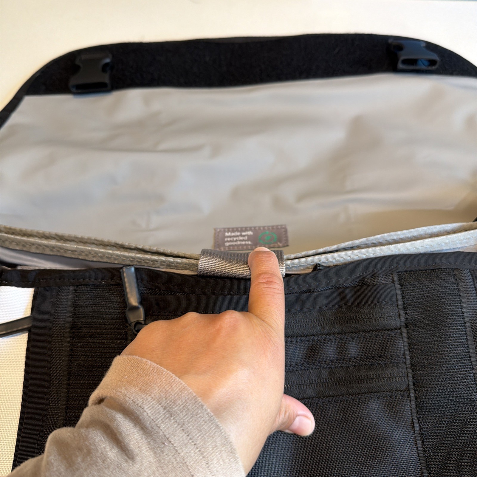 Timbuk2 Commute Messenger Bag Medium Jet Black Cordura Laptop