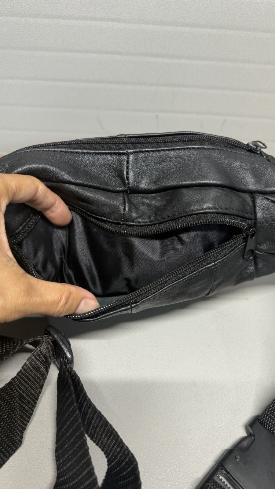 Black Smooth Leather Small-Medium Fanny Pack Belt Bag -EXCELLENT CONDTN!