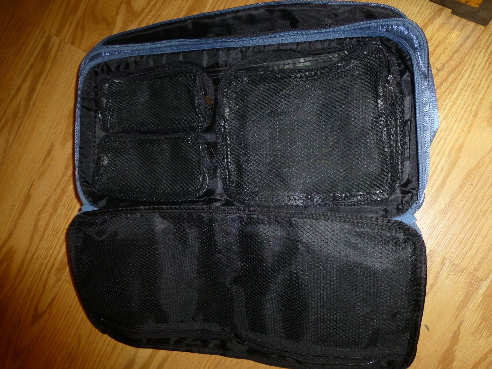 Crop In Style Hand Held Men’s Carry All