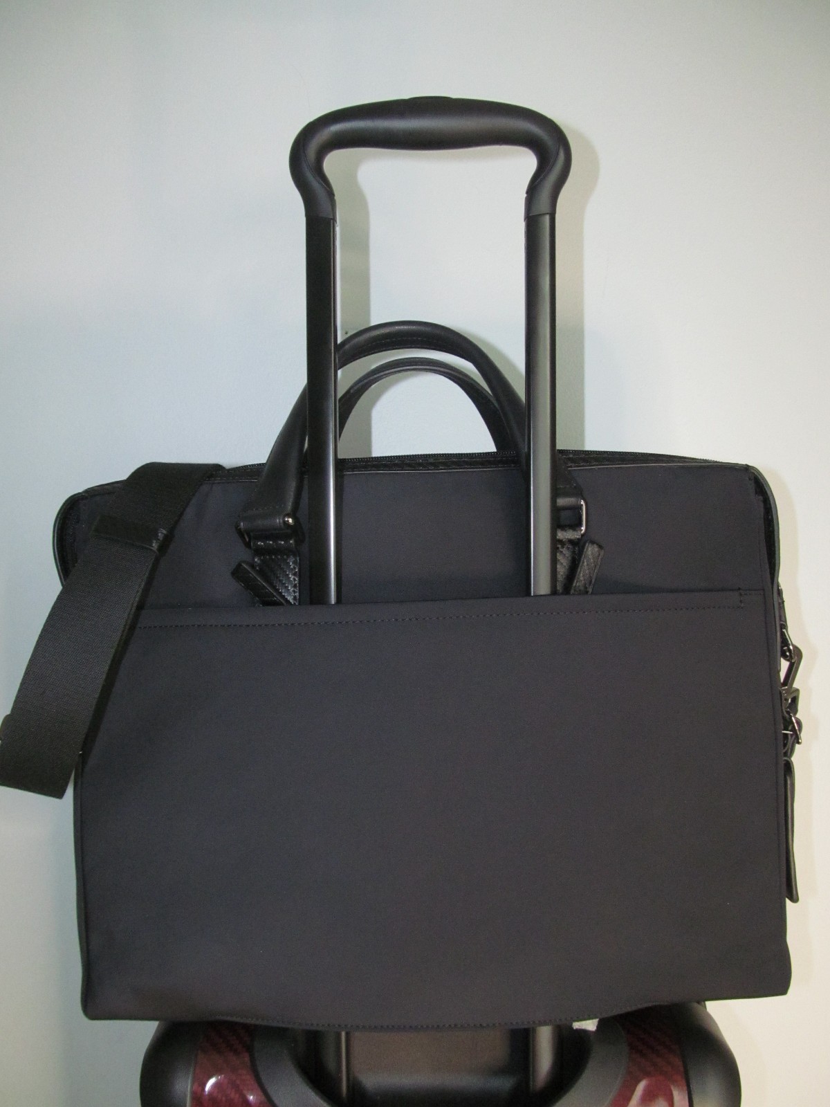 TUMI Eastshore Executive Black Nylon-Leather 14″ Laptop Sleeve Brief Carbon, NWT