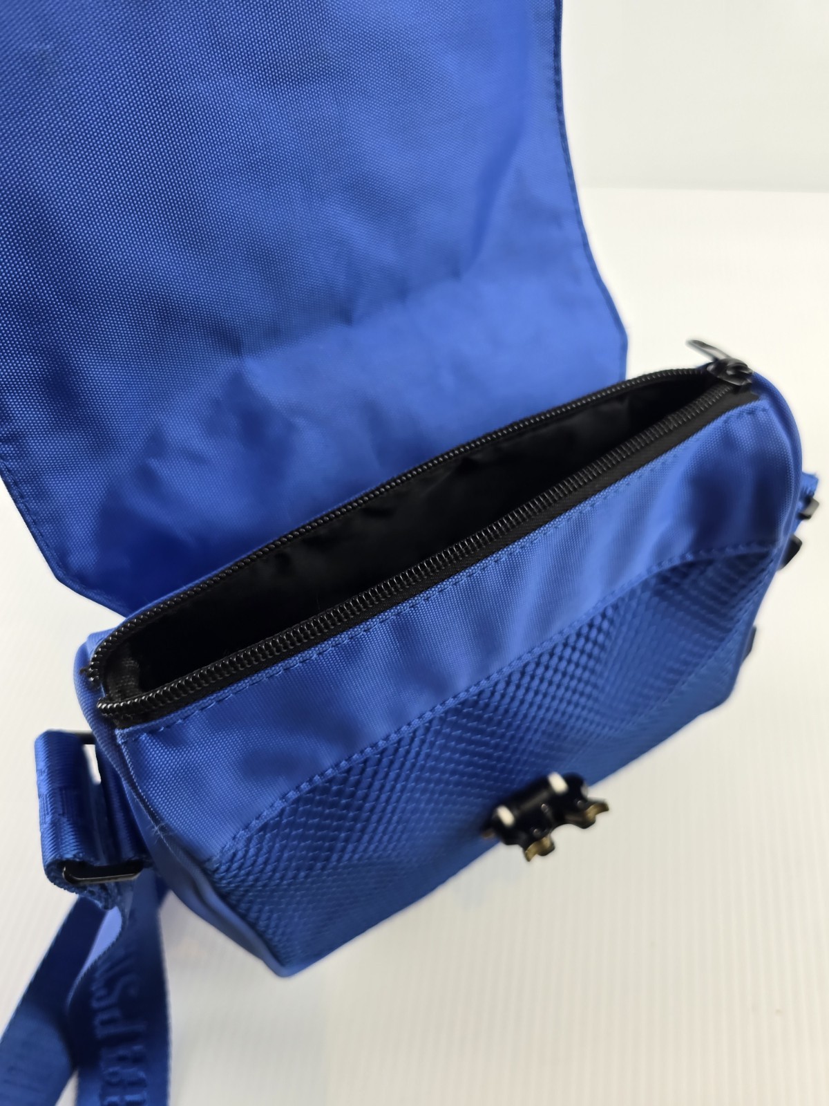 Trapstar Crossbody Messenger Bag Cobalt Blue Irongate T Cross