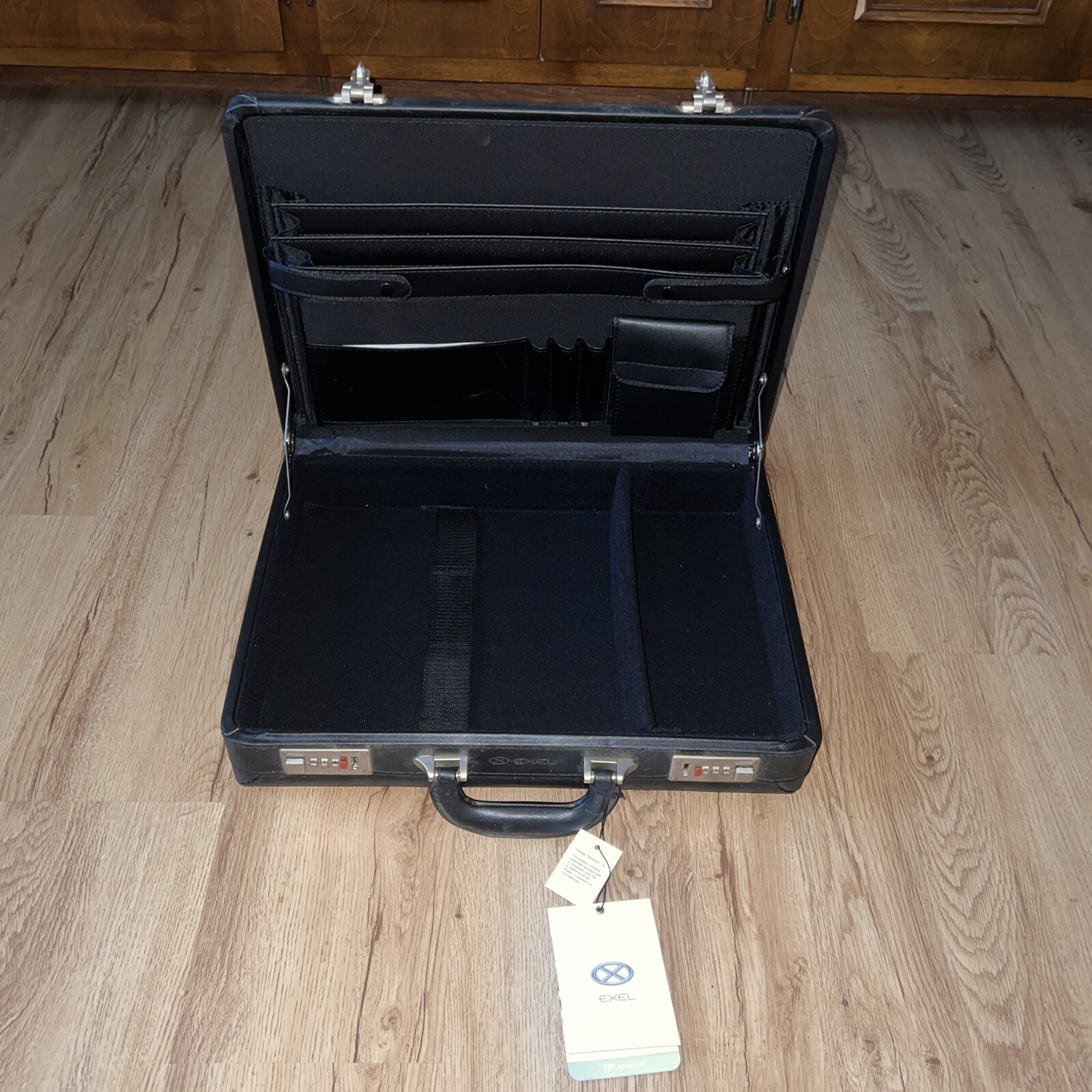 Exel Black Leather 17” Business Professional Attache Portfolio Laptop Briefcase