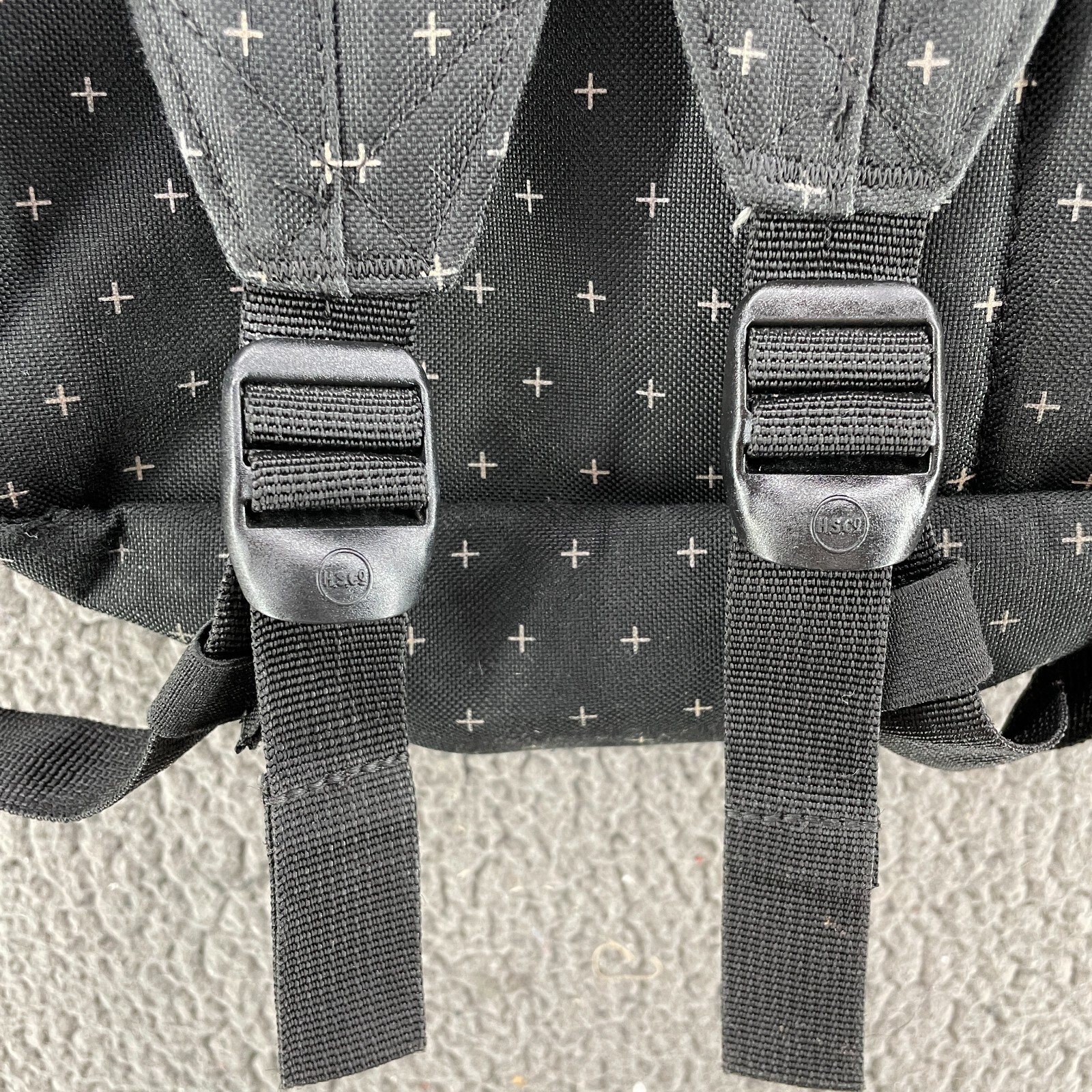 Herschel Pop Quiz Canvas Backpack Black Gridlock Gold Red White Stripe Interior