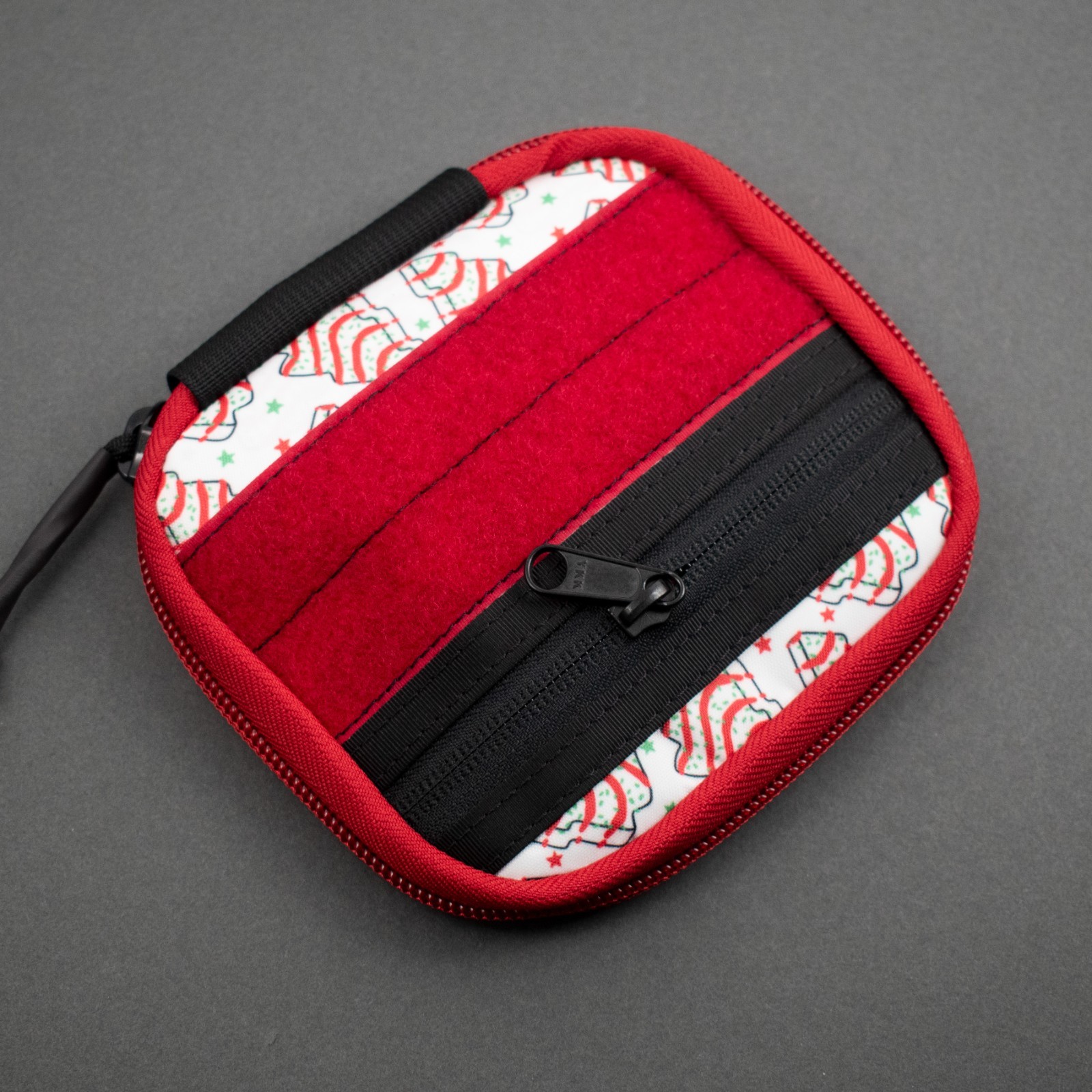 Garage Built Gear Mighty Pouch XL, Limited Edition Christmas Cakes, Red Loop GBG
