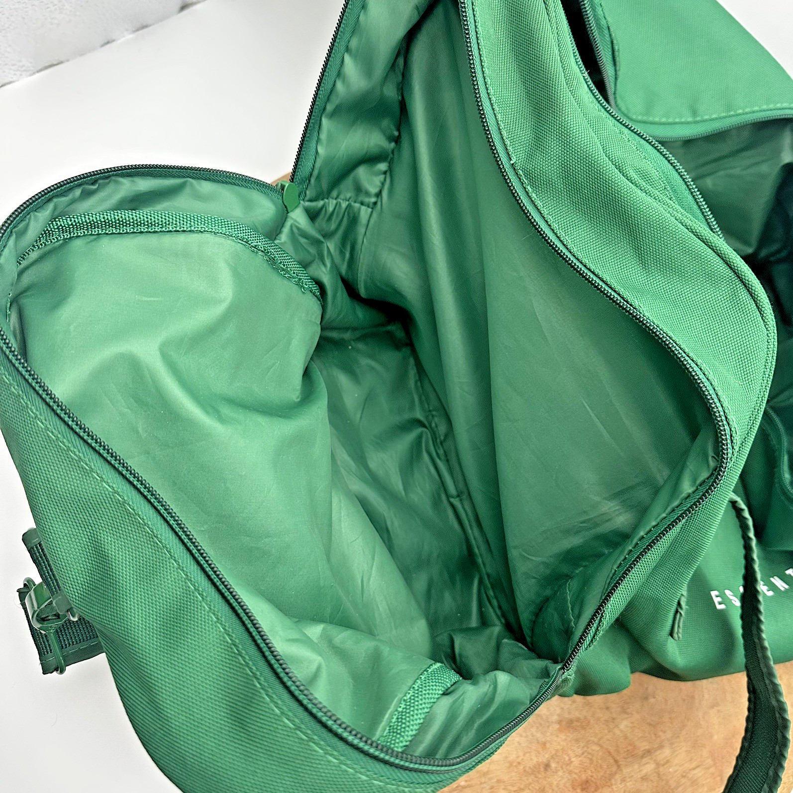 Lacoste Parfums Essential Gym Bag Green Crocodile Duffle Travel Carry-on
