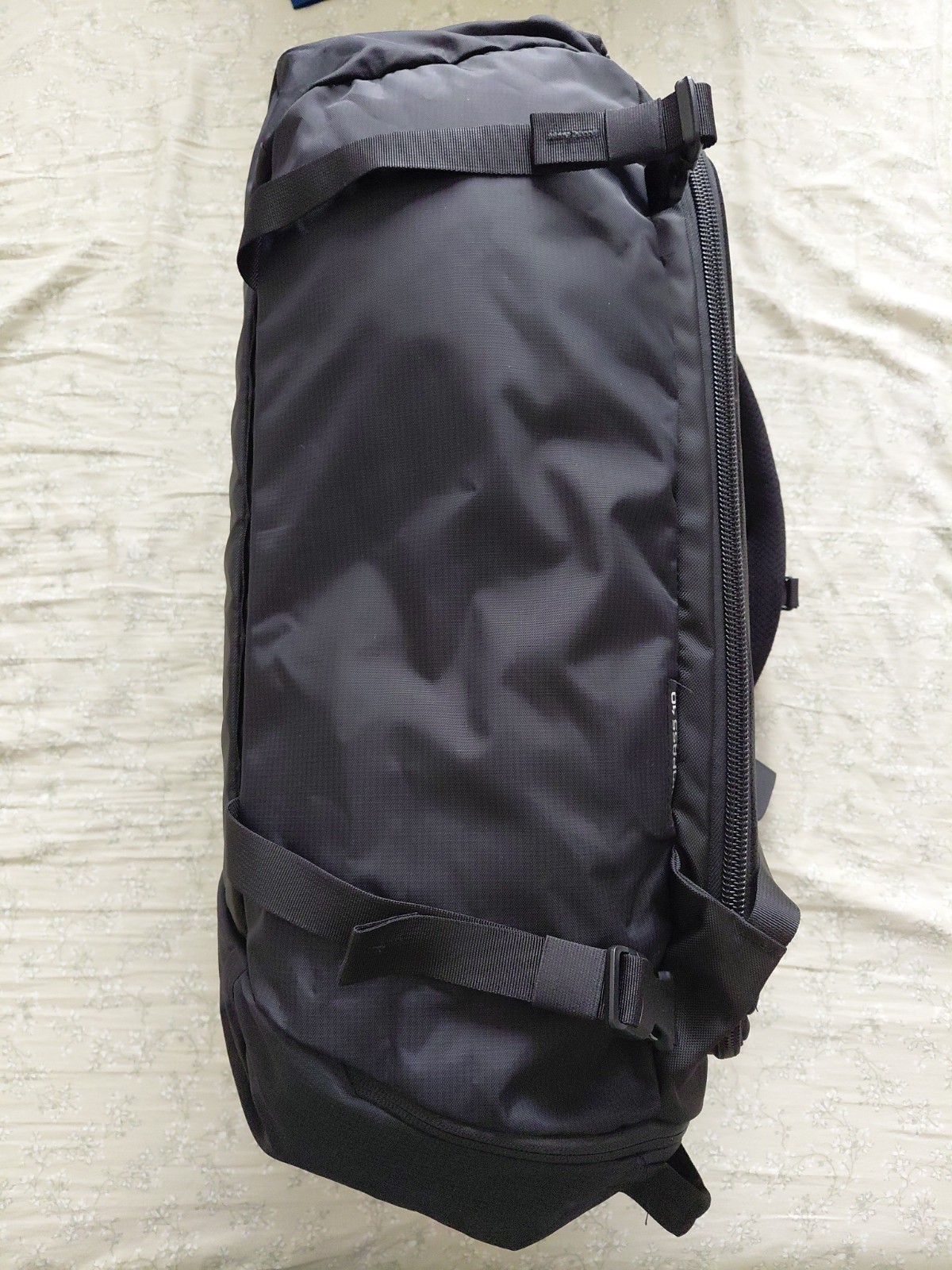 Gregory Compass 40, Laptop Compartment And 2 Zippered Pockets, For Travel