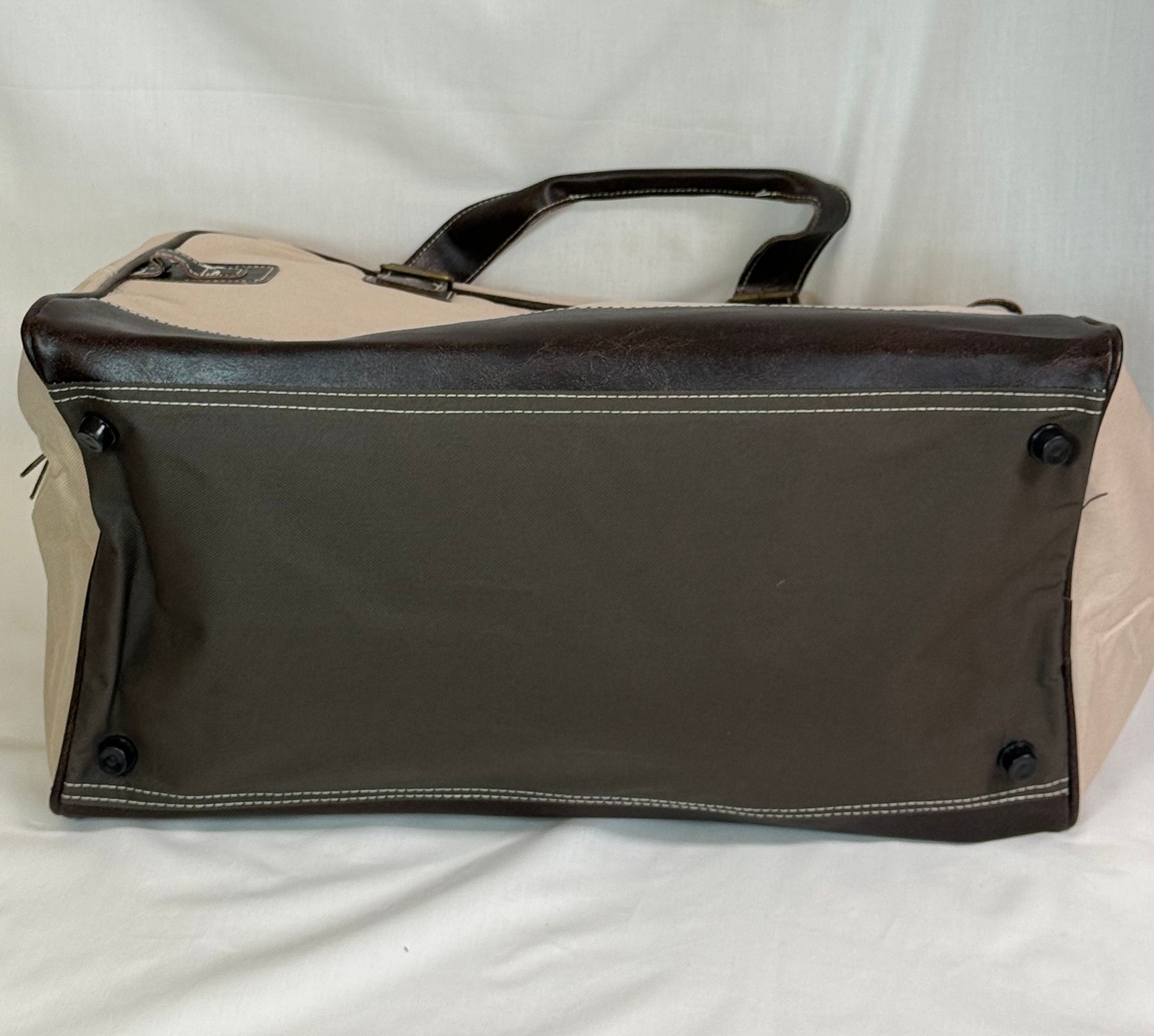 NWT GNBI Duffle Gym Carry On Weekender Travel Bag – Tan and Brown – Nice!
