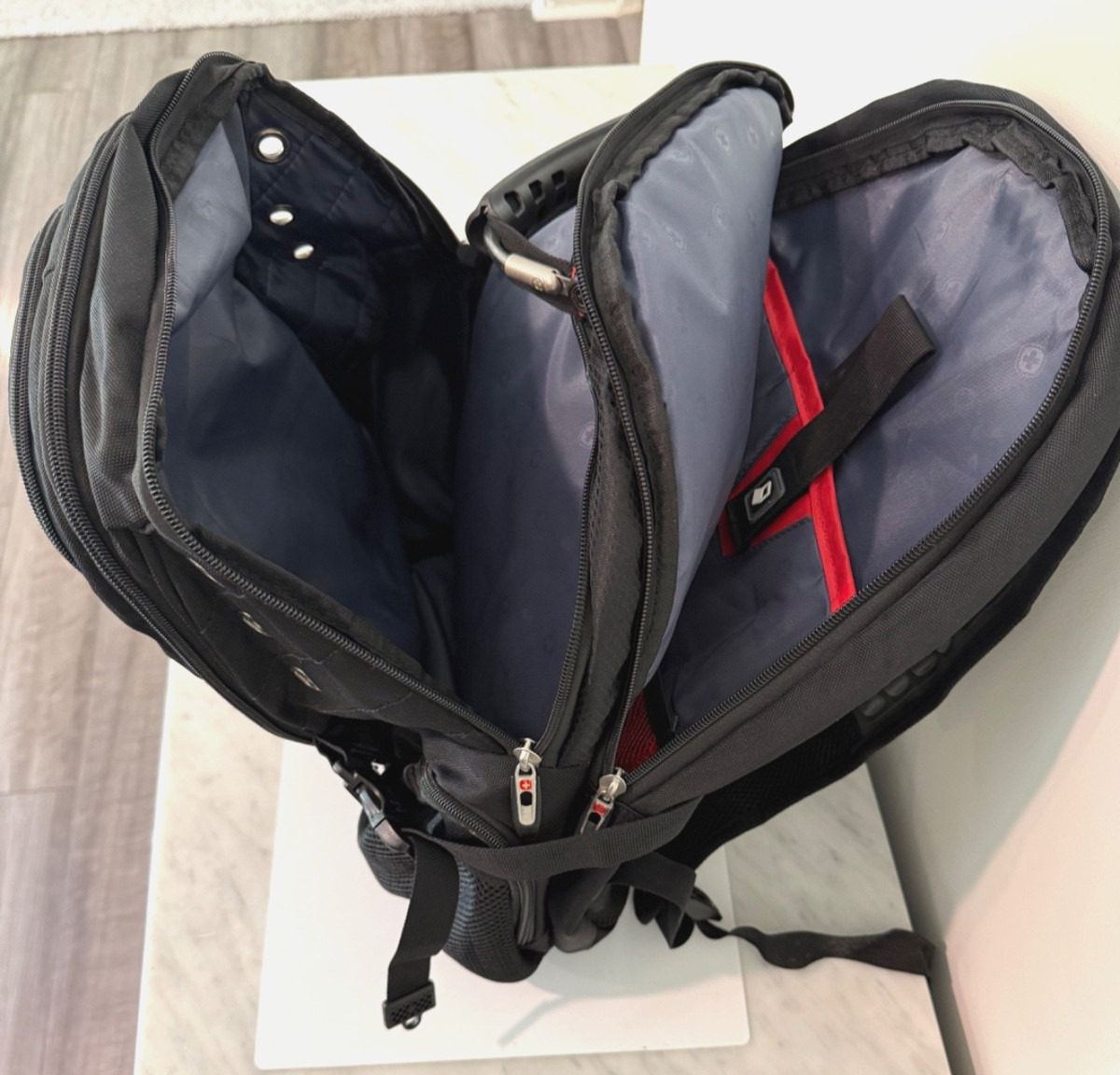 Swissgear Multifunction 17″ Laptop Bag Waterproof & Airflow Design – New w/ Tags
