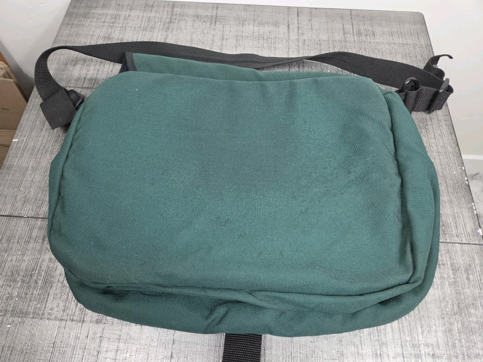 Vtg Jansport Messenger Laptop Bag Shoulder Strap Green w/Design Made In USA Y2K