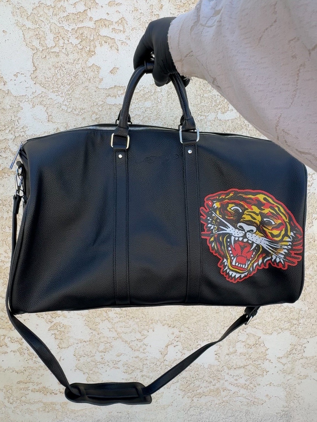 ED HARDY ROARING TIGER DUFFLE BAG (BLACK)
