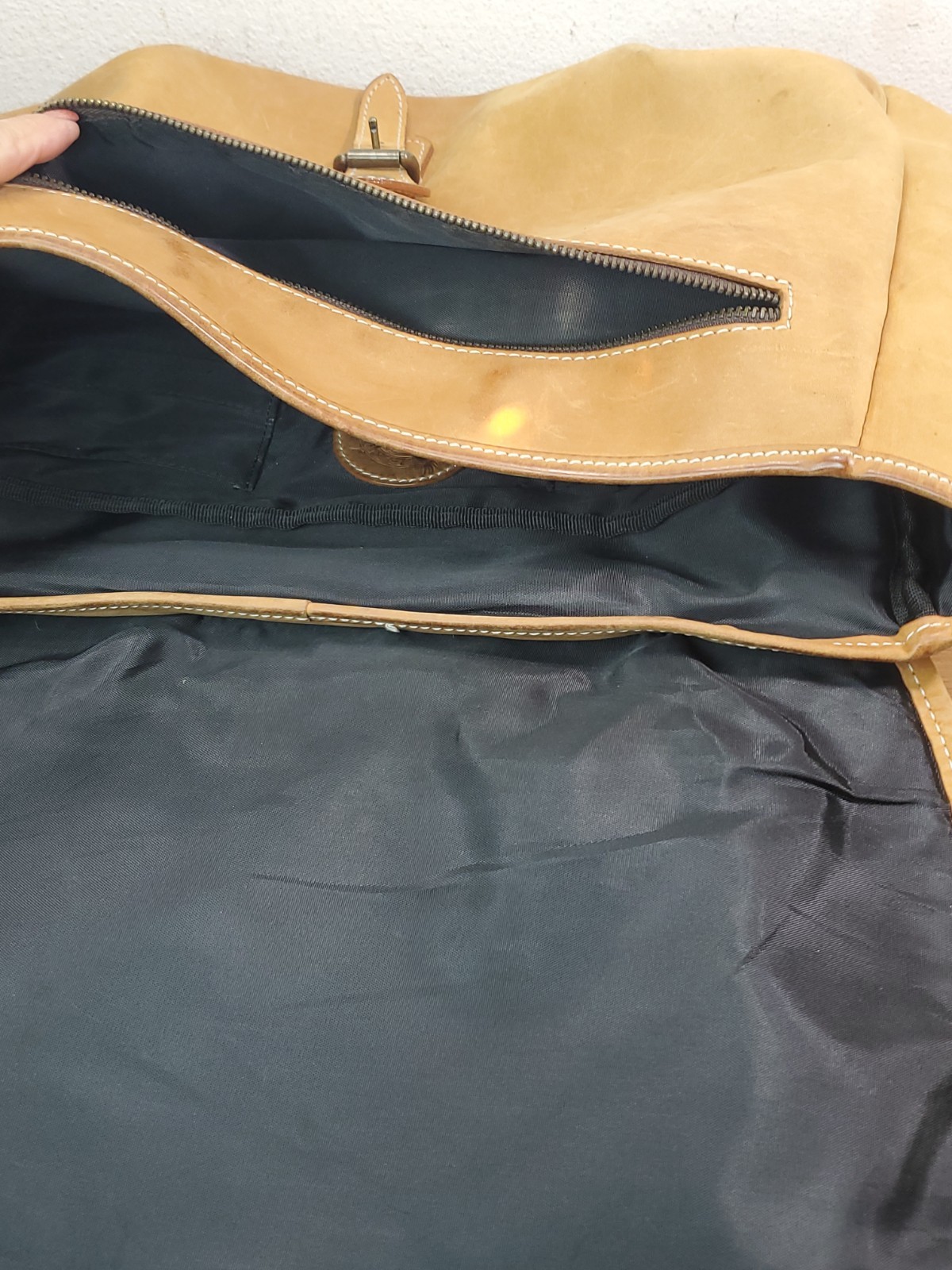 EDDIE BAUER Mens Thick Saddle Leather Tote Briefcase Messenger Bag Mailbag USA
