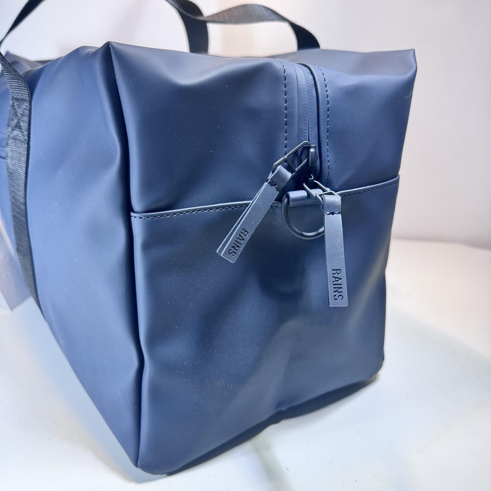 Rains HiLo Weekend Gym Bag Large Branded 19.5 x 10 x 9 Blue Waterproof