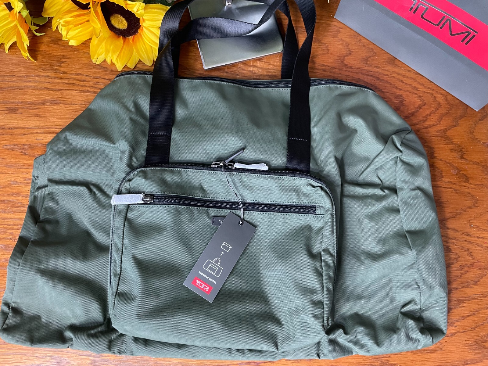 NWT TUMI OLIVE GREEN PACKABLE DUFFLE FOLDABLE DUFFEL TOTE BAG TRAVEL CARRYON