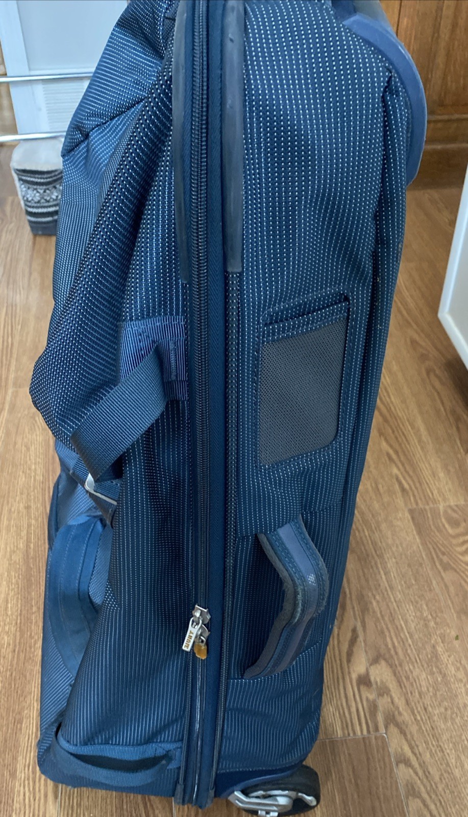 Thule Sweden Subterra Rolling Duffle 28″ Blue Carry On or Check Bag
