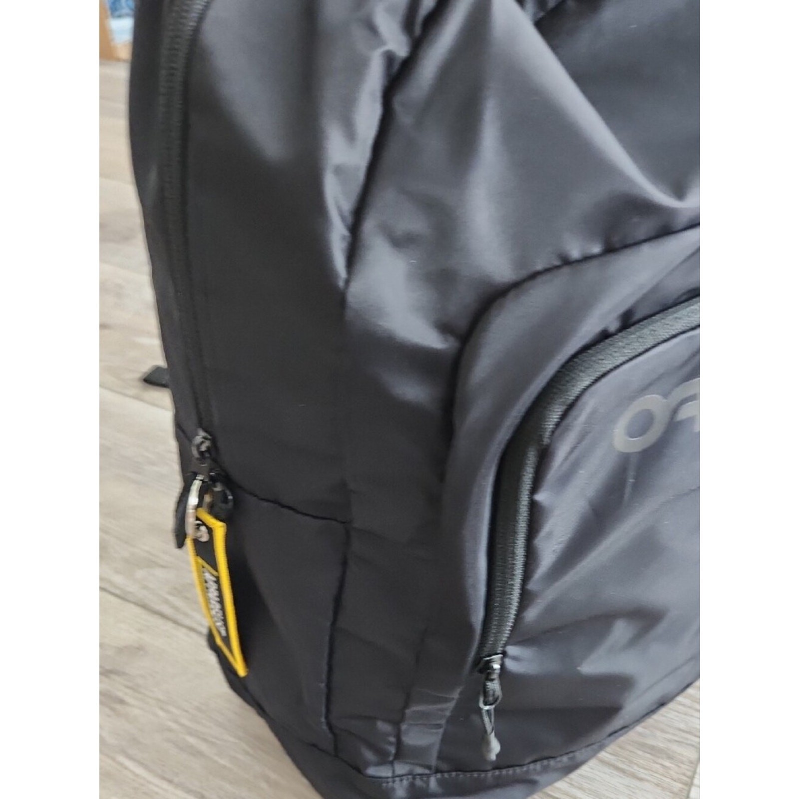 Oakley NWT Black Apparelist Backpack with Front Pocket
