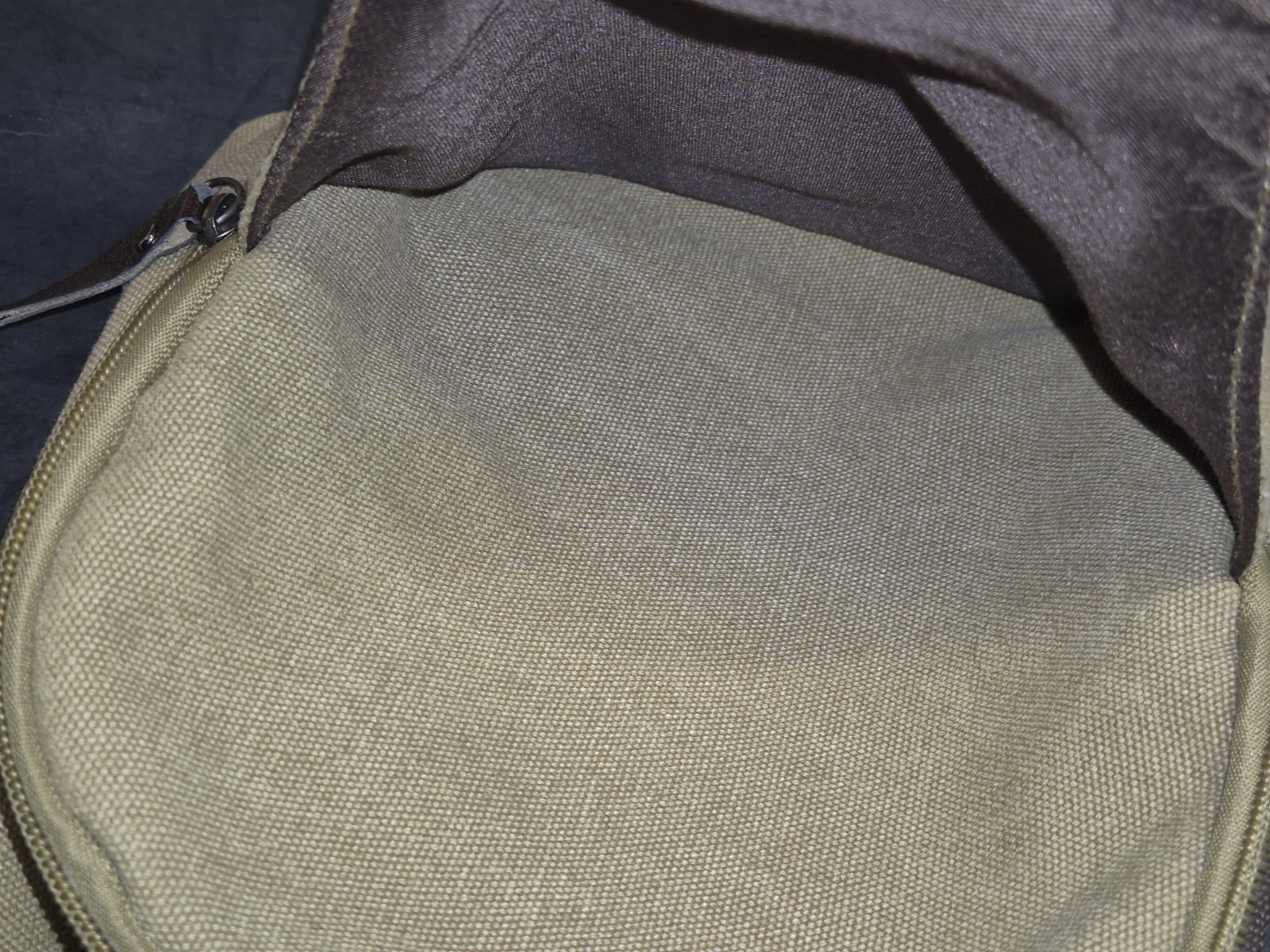 READ! Rare Flish Canvas Sling Bag Rabbit Design Army Khaki Green Adj. Strap