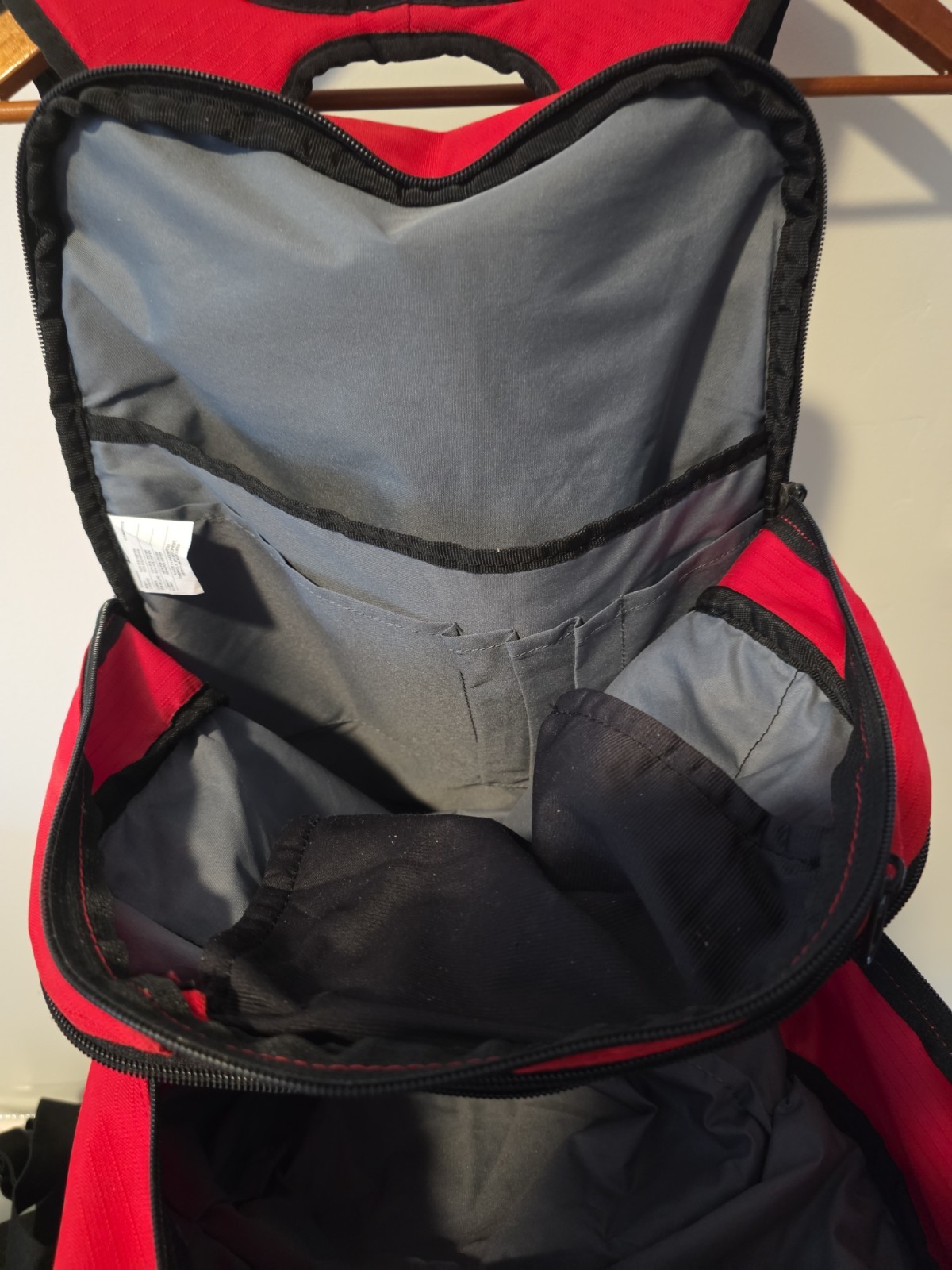 Nike Brasilia backpack Padded Straps & Adjustable, 4- Pockets Black & Red
