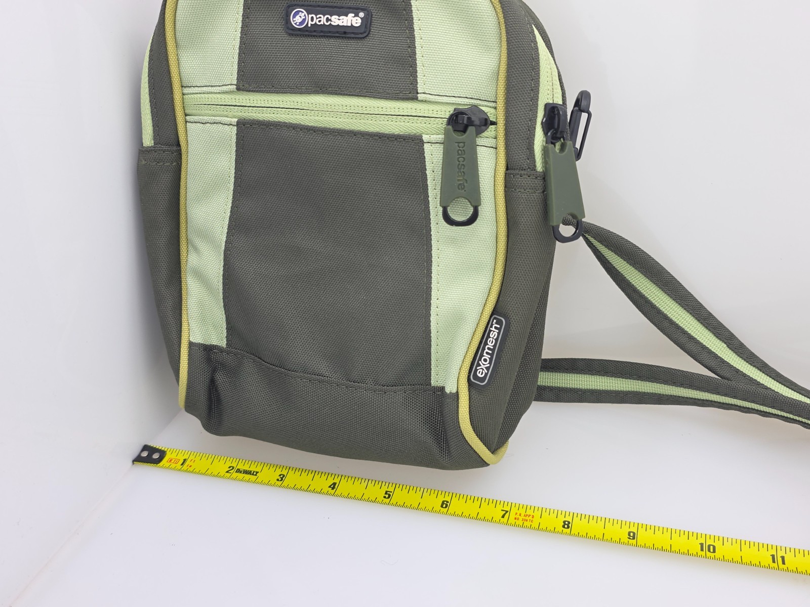 Pacsafe Metrosafe 2310 Shoulder Bag Convertible Hip Pack Exomesh Anti-Theft