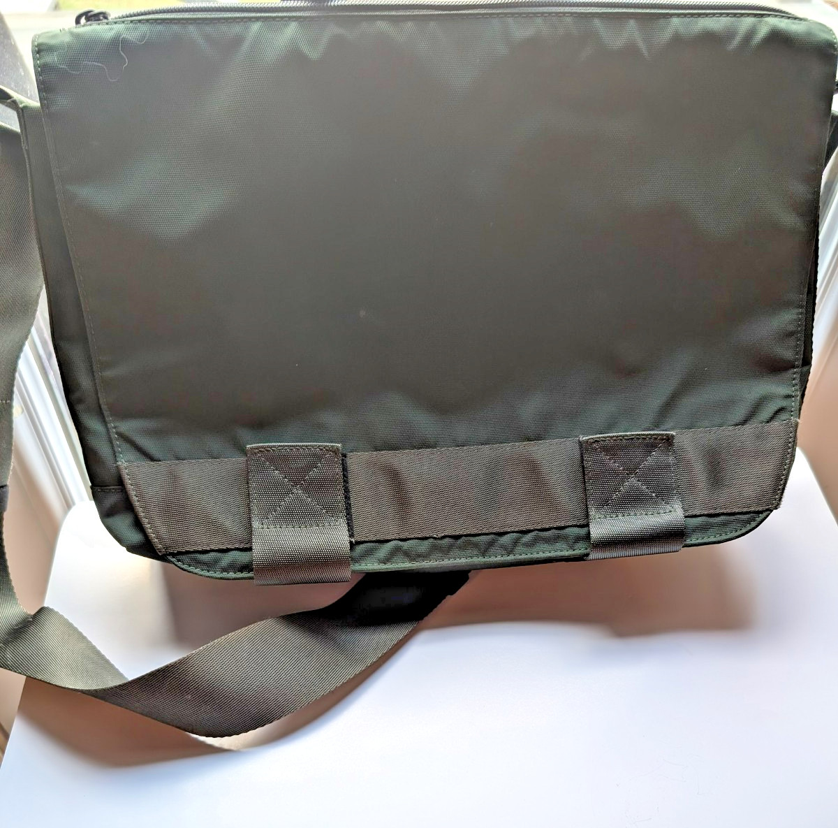 WANT Les Essentiels Kallman Messenger Commuter Bag